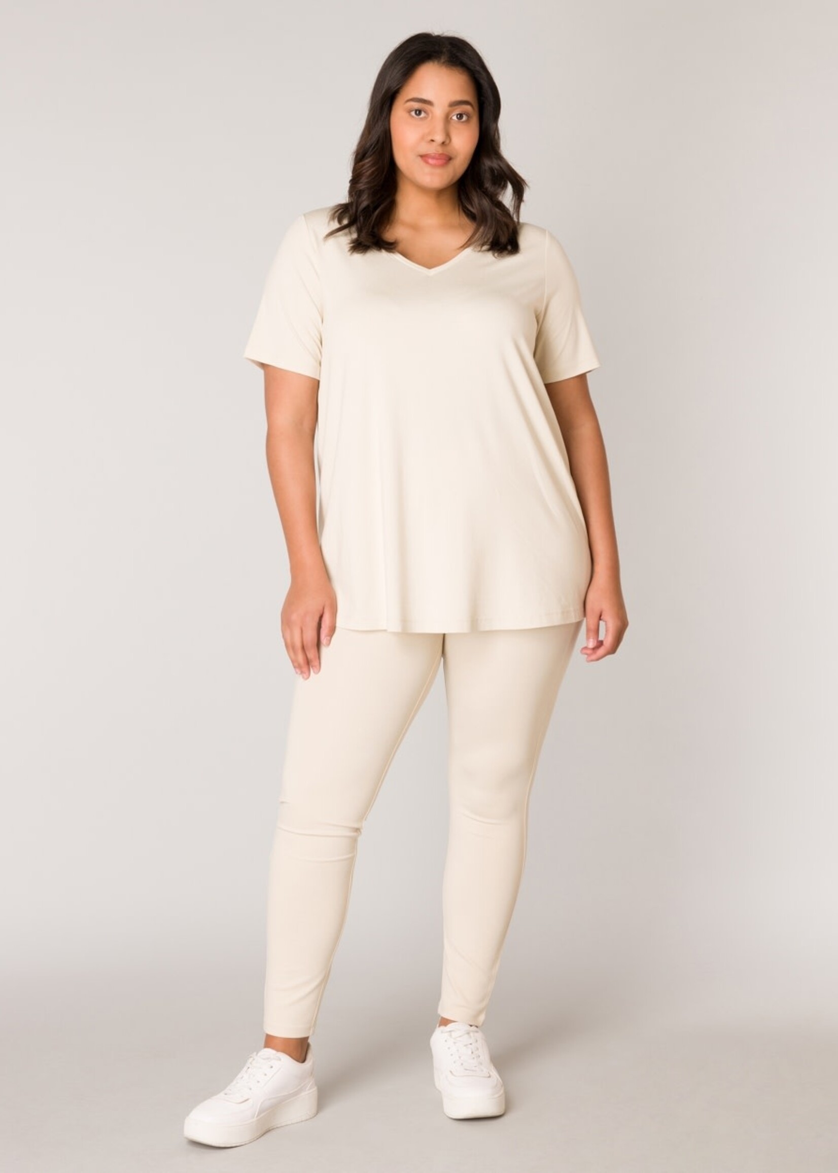 Base Level Curvy Base Level Curvy T-shirt Alba – comfortabele plus size basic