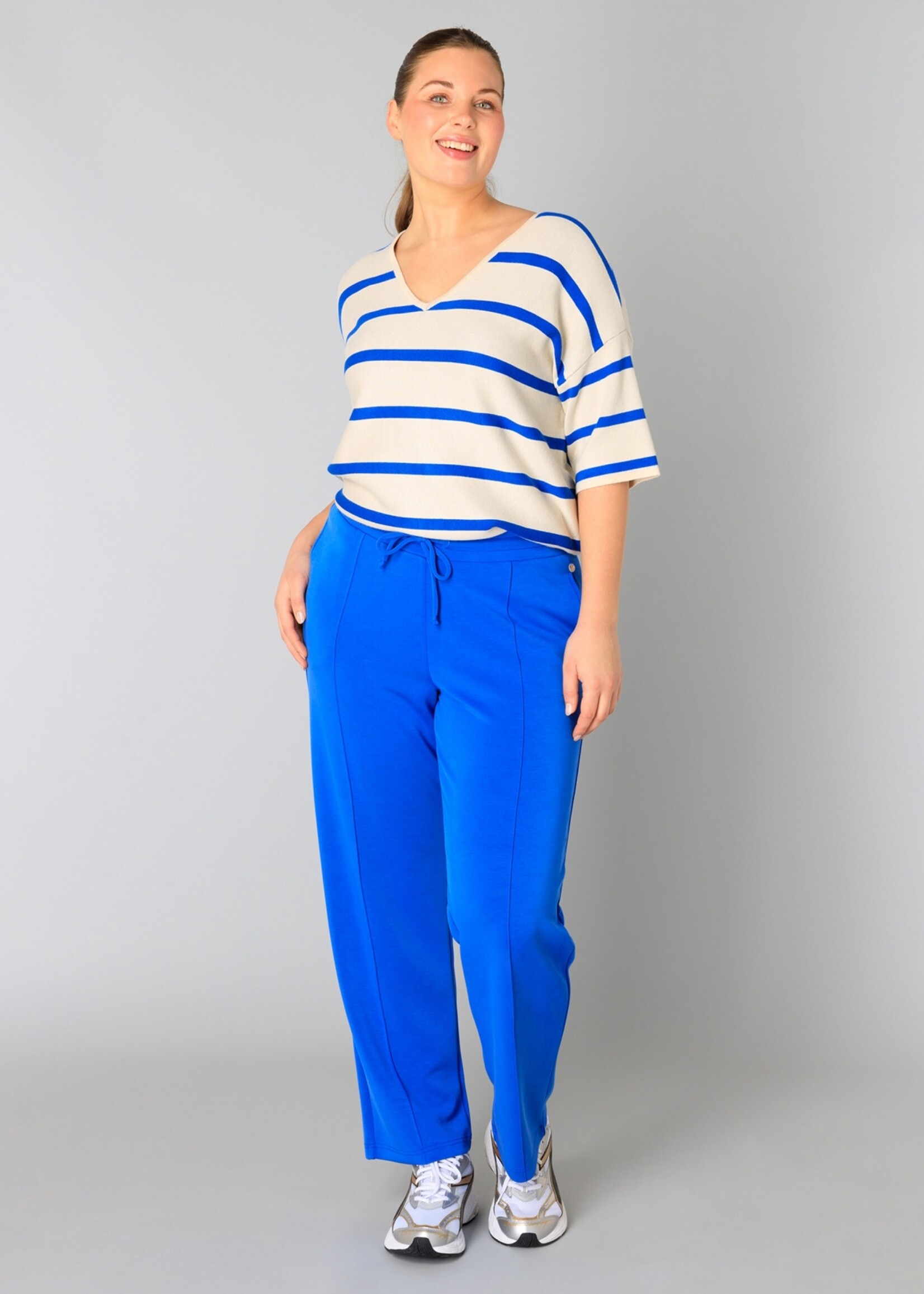 Yest Curve Shirt Valentine Yesta (A005099)