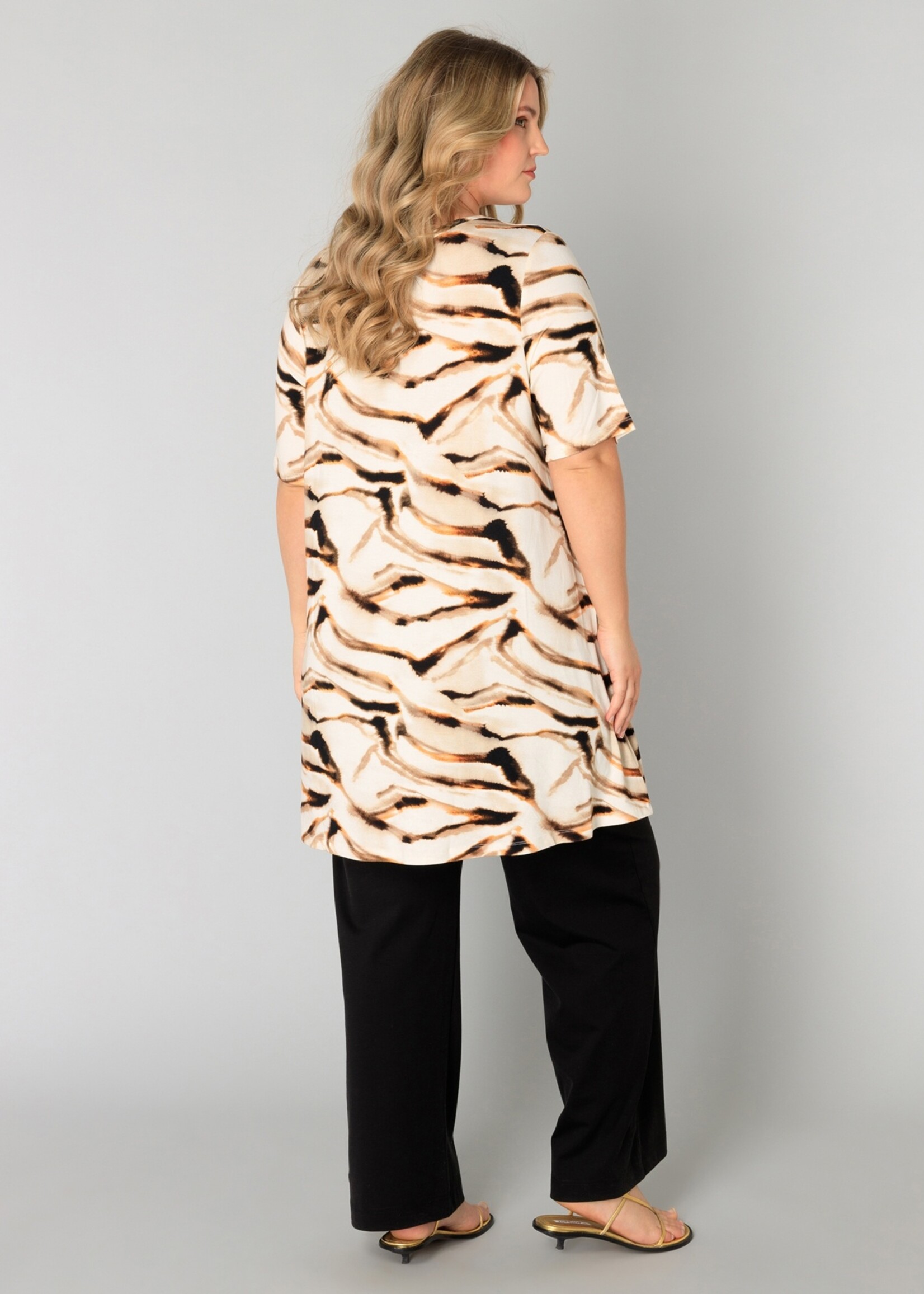 Yest Curve Tuniek Ankie Ess Yesta (A005623)