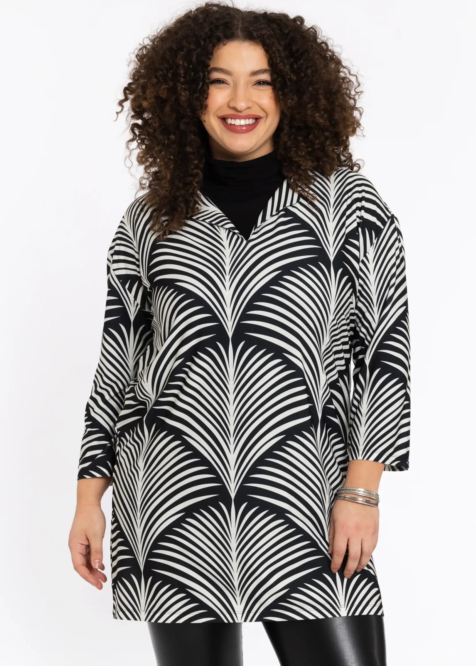 Yoek Yoek Tuniek Palm – moderne grafische look in zwart-wit