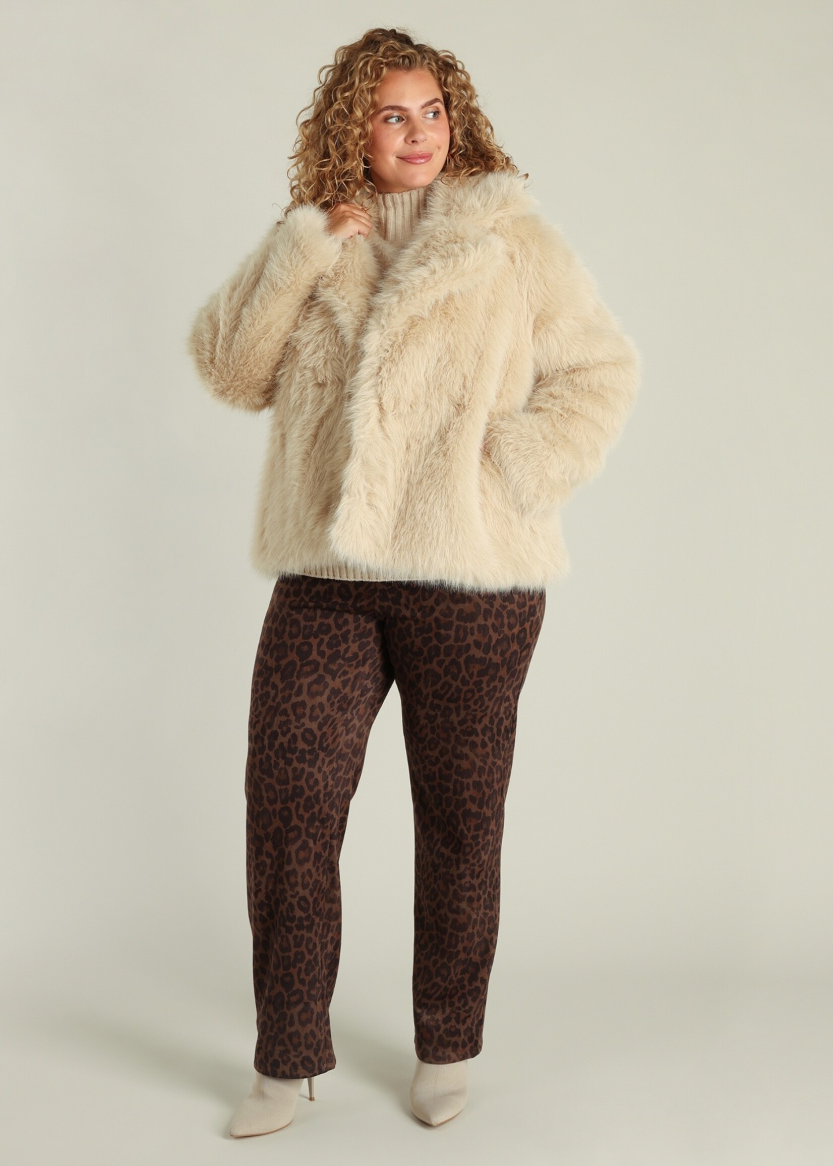 Yest Curve Yest Curve jas Antonia – kort bontjasje met luxe uitstraling