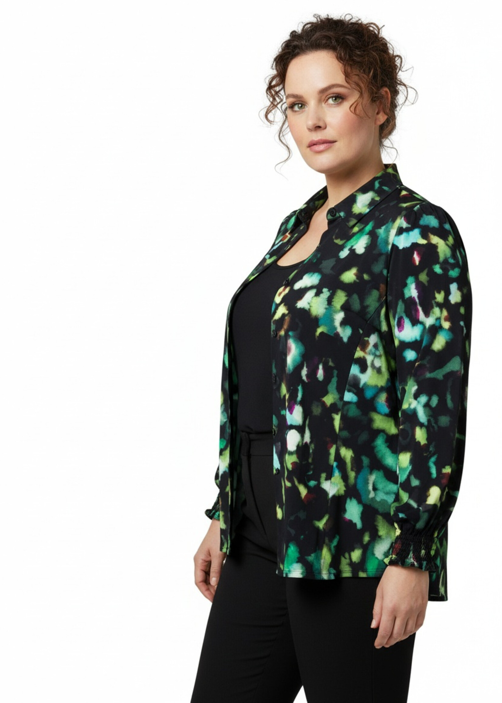 Colletta Colletta blouse in zwart met groentinten – stijlvol, comfortabel & veelzijdig