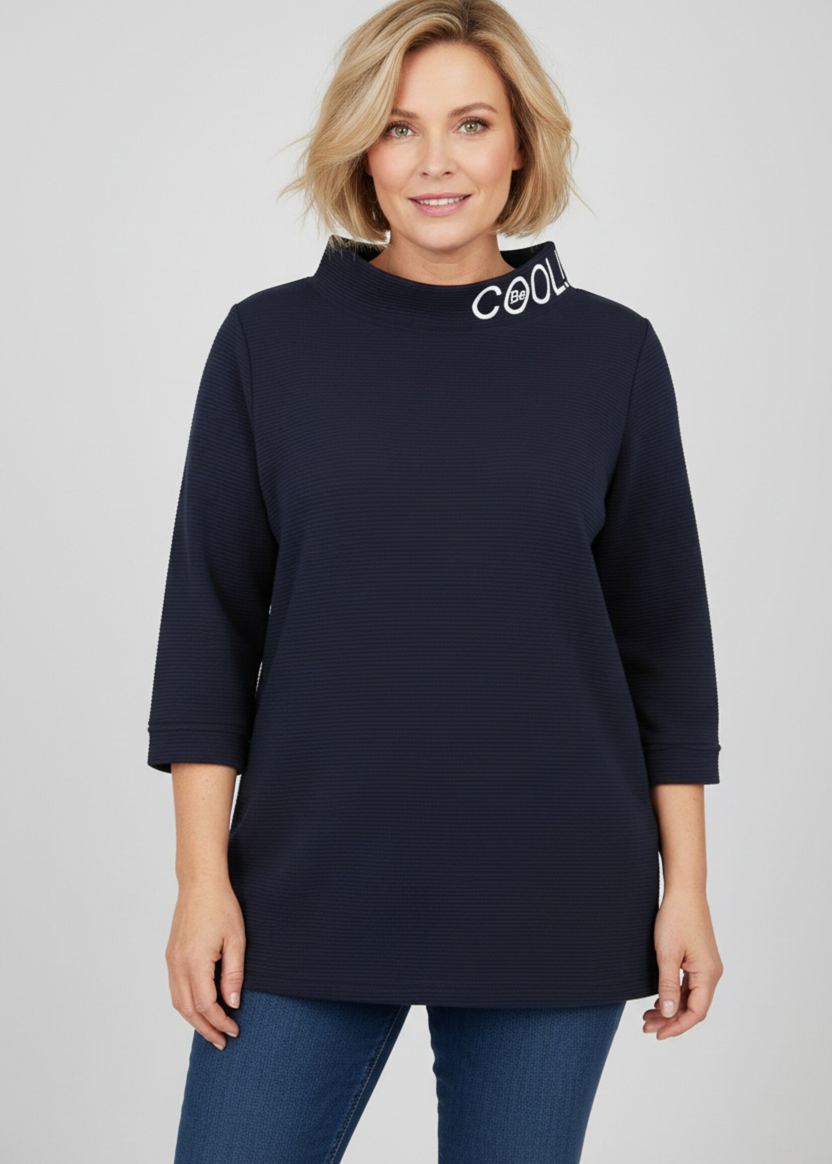 Doris Streich Doris Streich sweatshirt in marine met witte opdruk – trendy plus size must-have