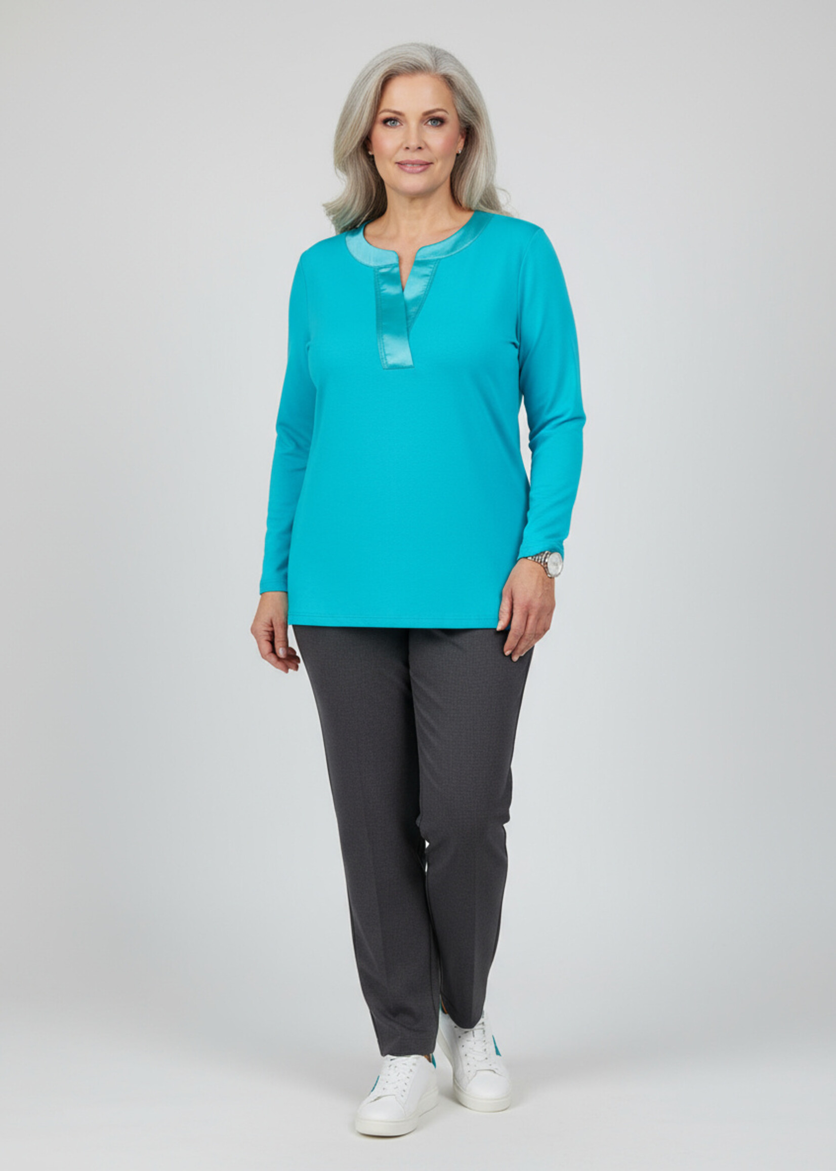 Via Appia Via Appia Due shirt in aqua met satijnen halsdetail