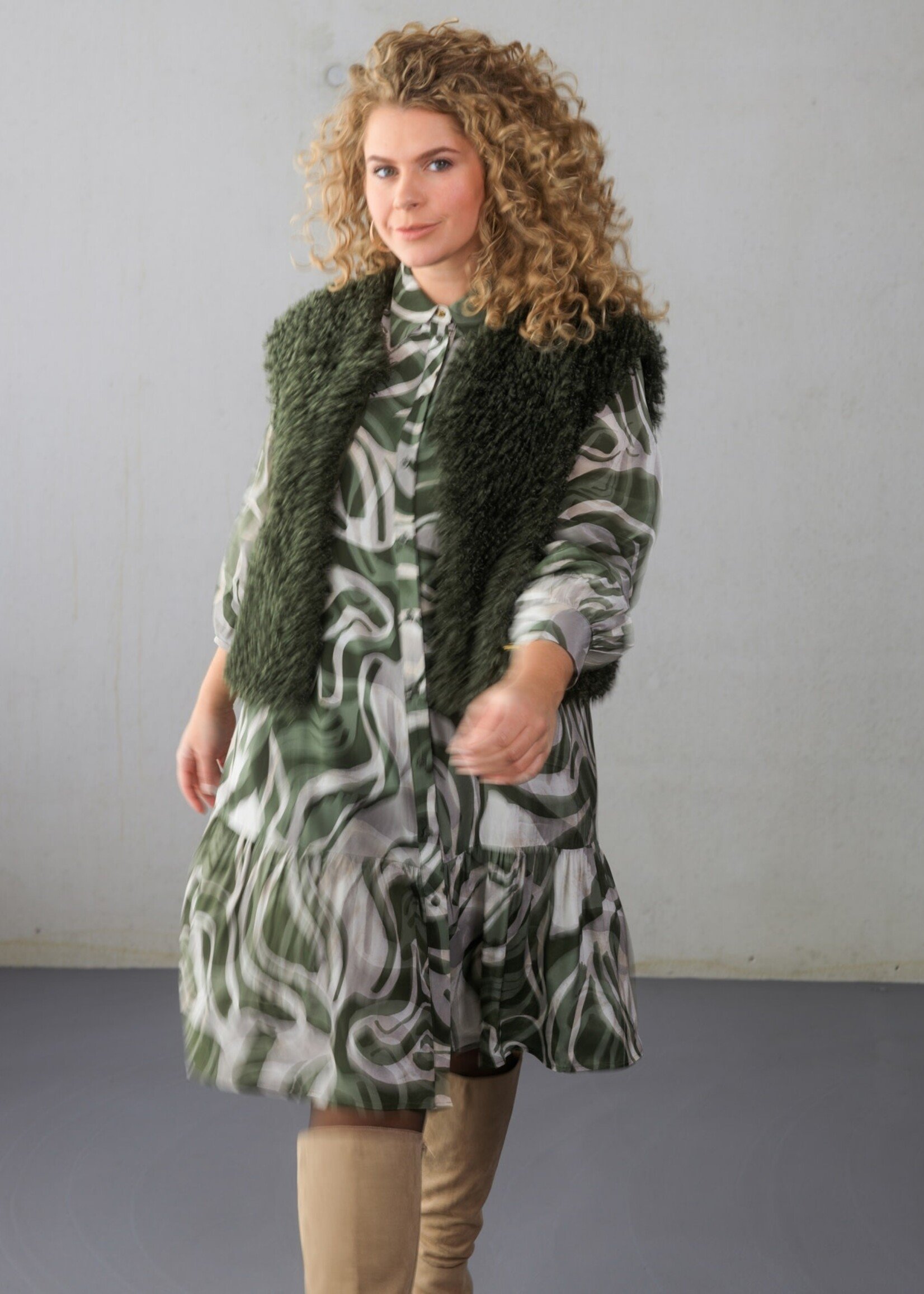 Yest Curve Jurk Gwyneth – modieus, trendy en vrouwelijk(A005789)