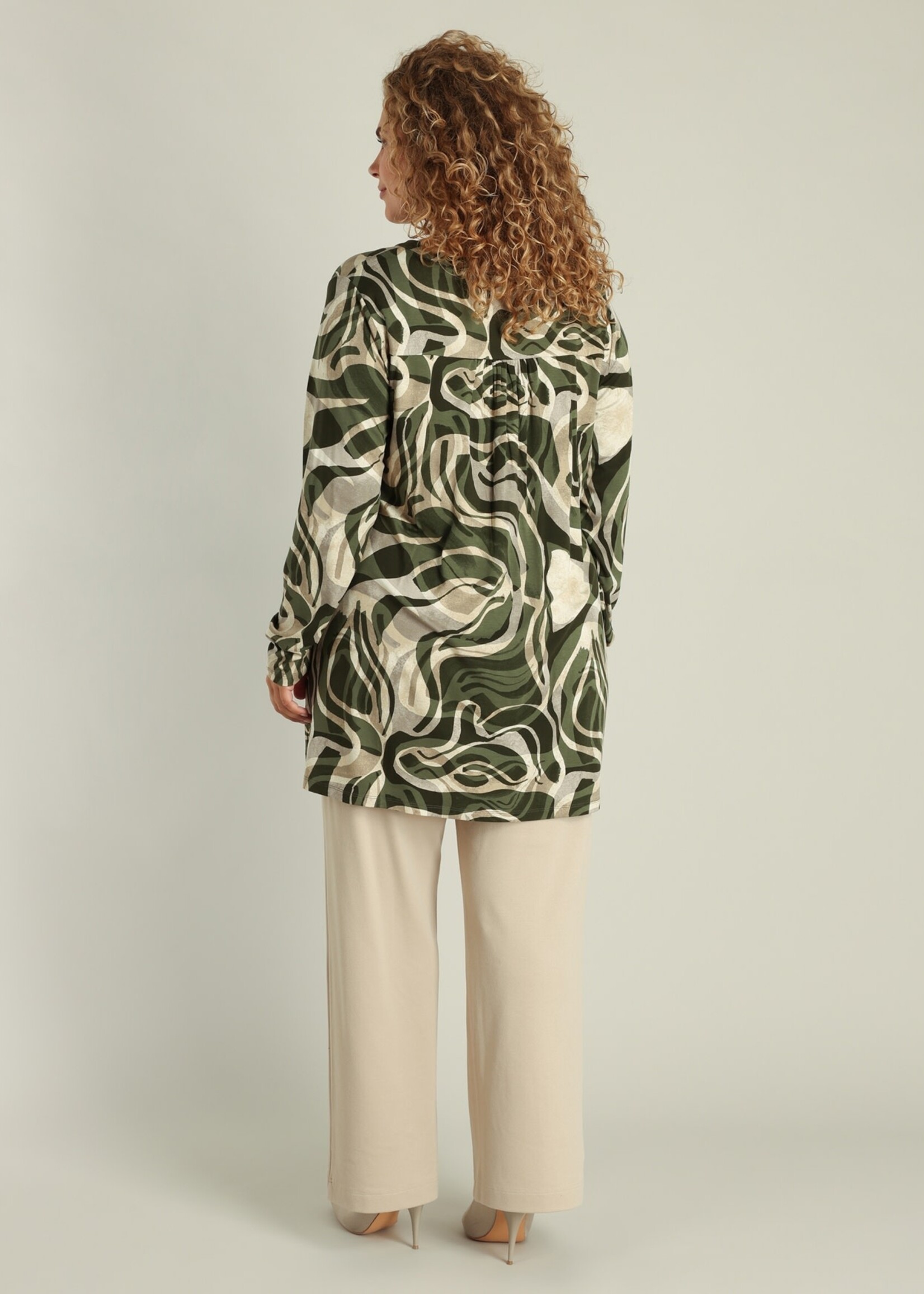 Yest Curve Yest Curve Tuniek in groen – stijlvol plus size design