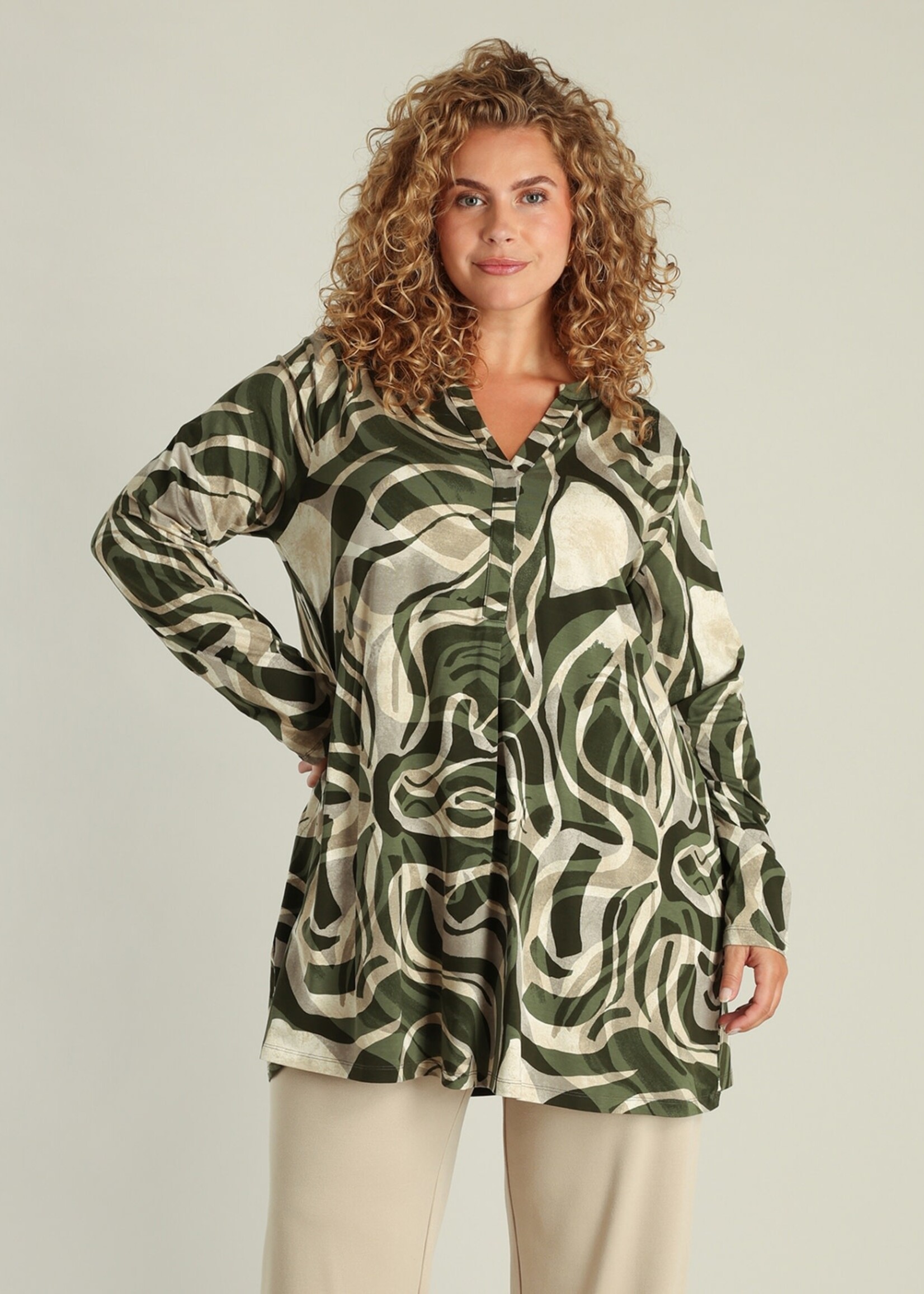 Yest Curve Yest Curve Tuniek in groen – stijlvol plus size design