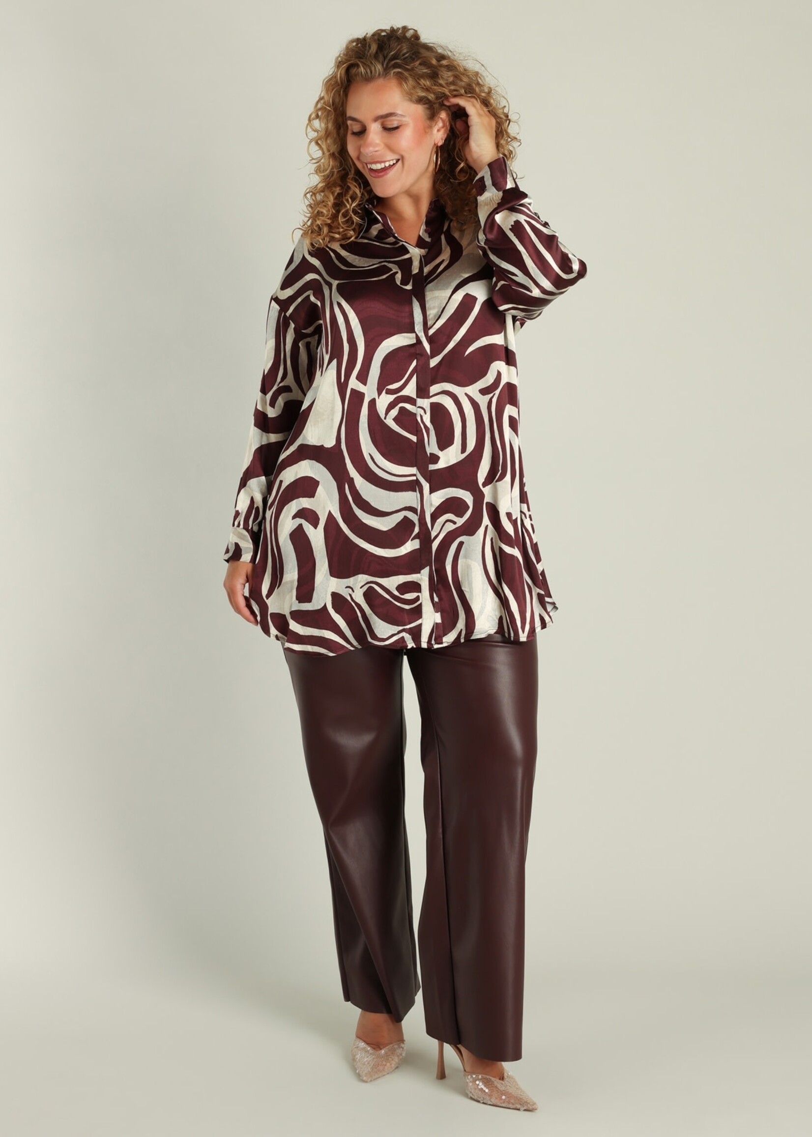 Yest Curve Yest Curve Blouse in bordeaux – stijlvol plus size design