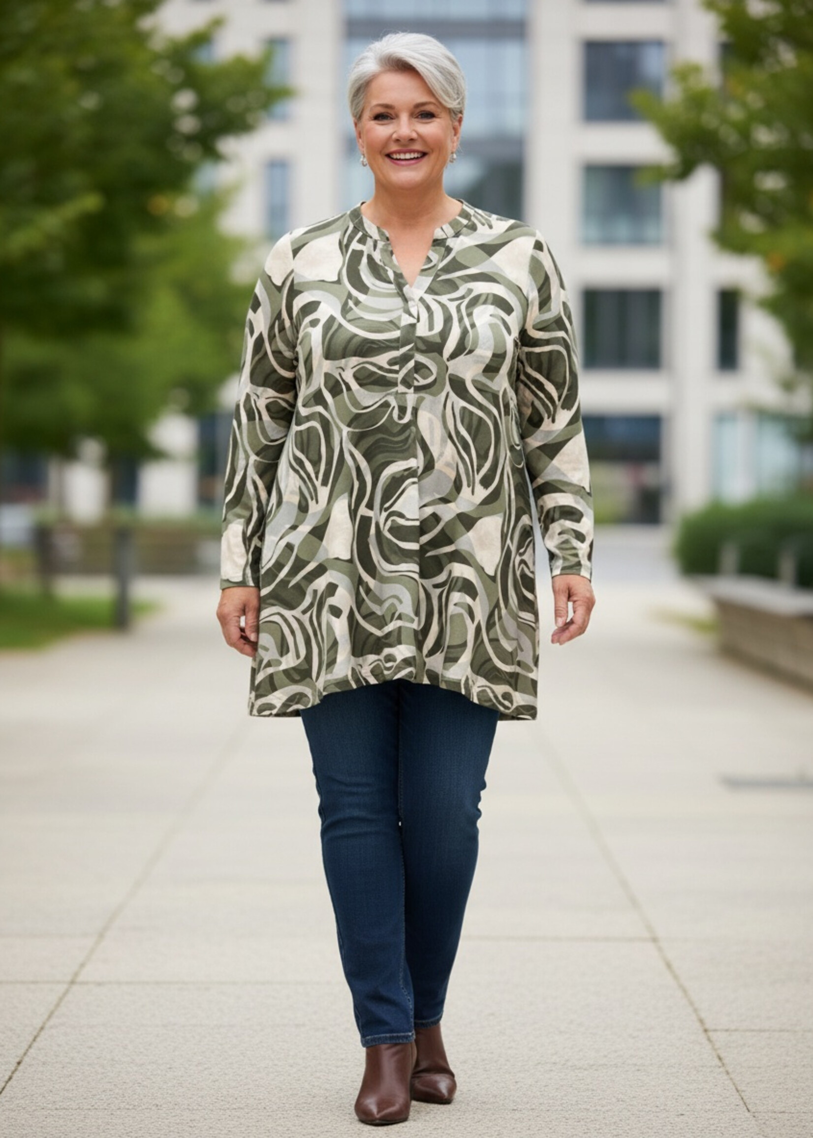 Yest Curve Yest Curve Tuniek in groen – stijlvol plus size design