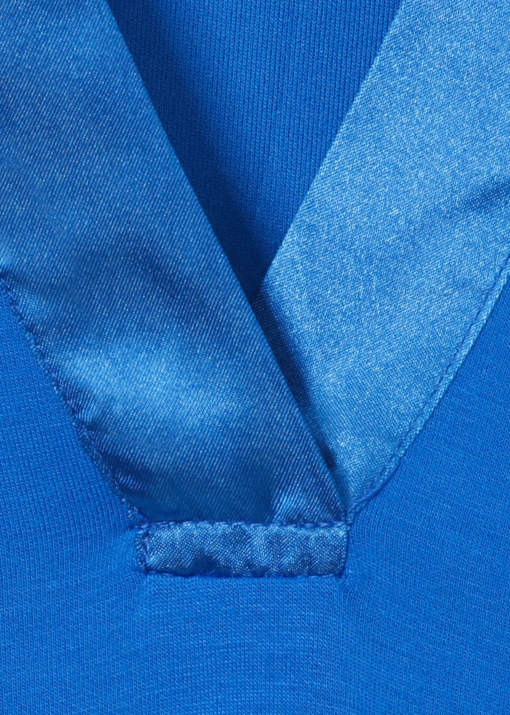 Frapp Frapp shirt in kobaltblauw – sporty chic en stijlvol