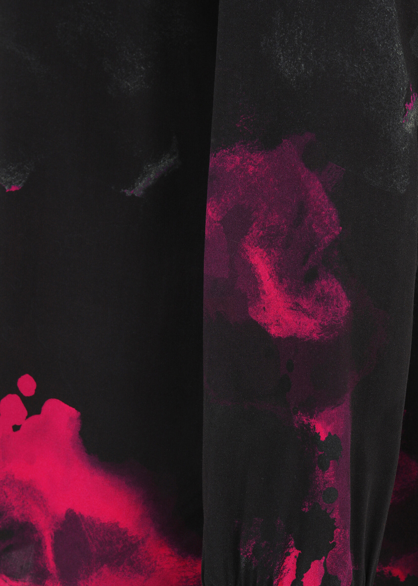 Doris Streich Doris Streich blouse – abstracte rode print op zwarte basis