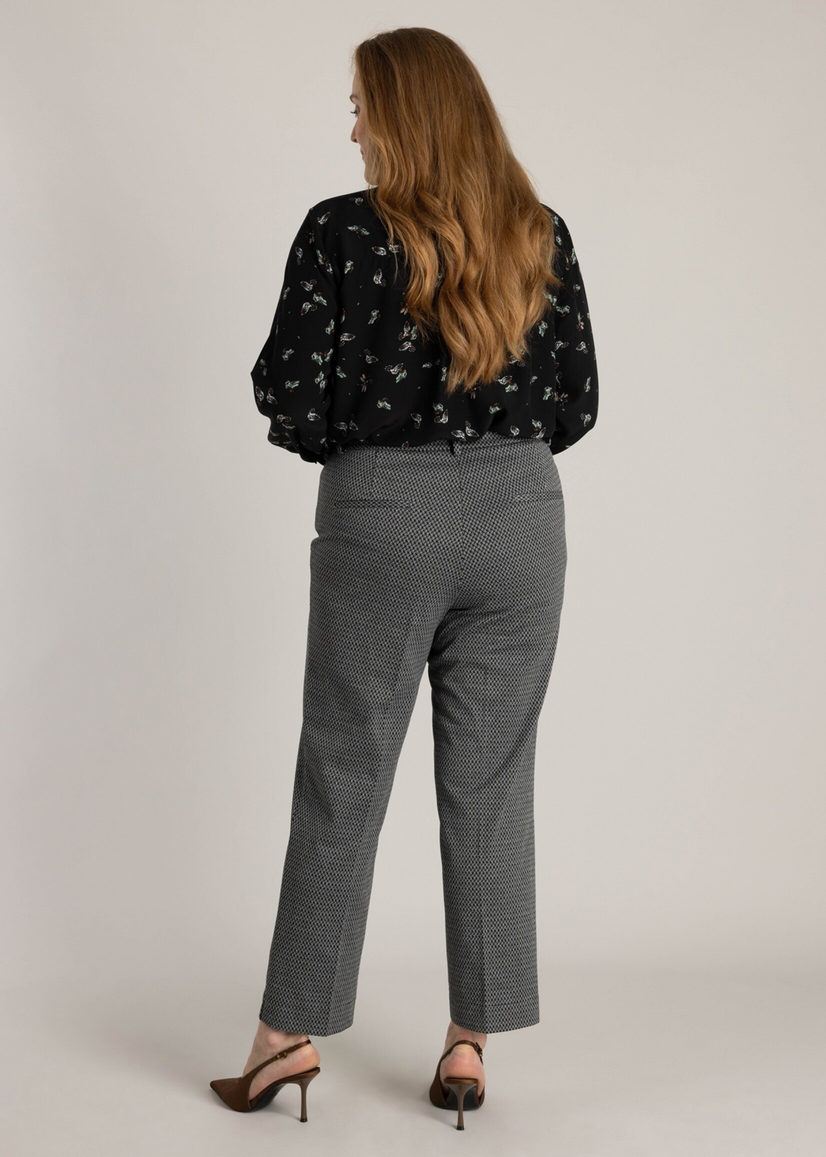 Yest Curve Yest Curve pantalon Helia – klassieke ruit met moderne uitstraling