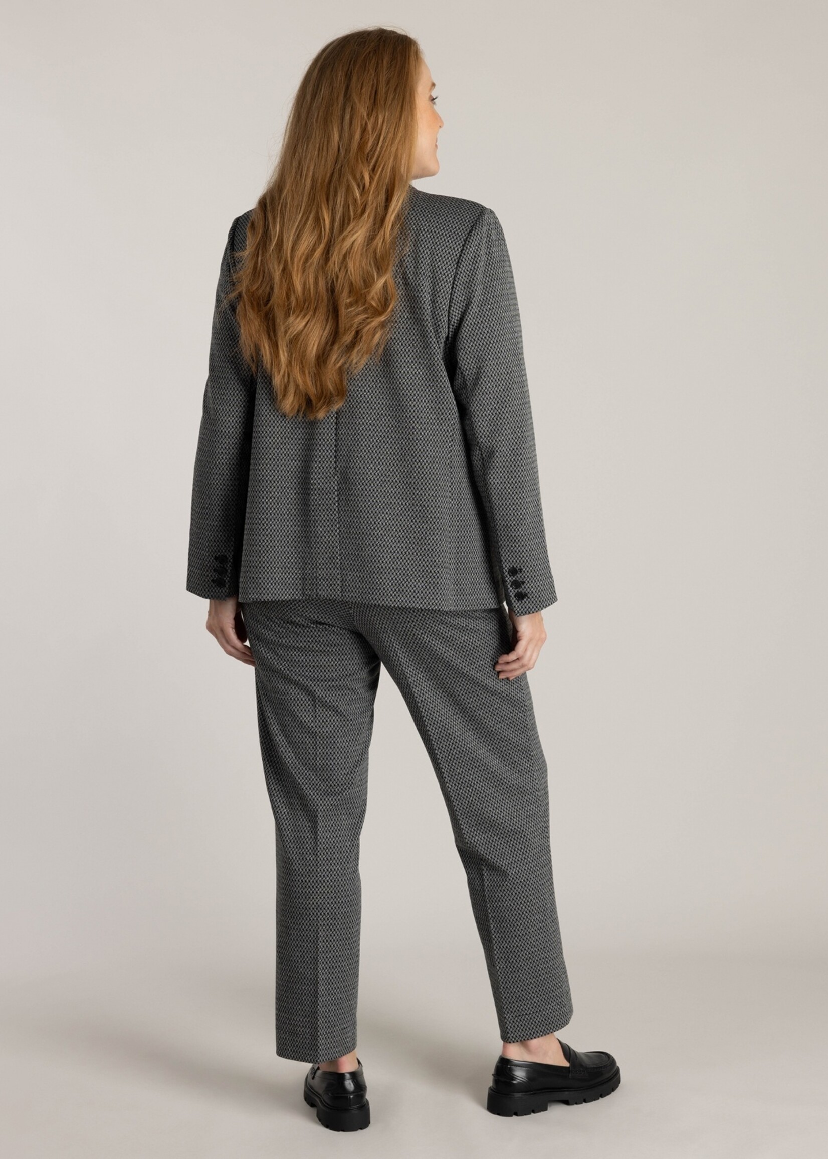 Yest Curve Yest Curve blazer Helga – subtiele ruit en moderne elegantie