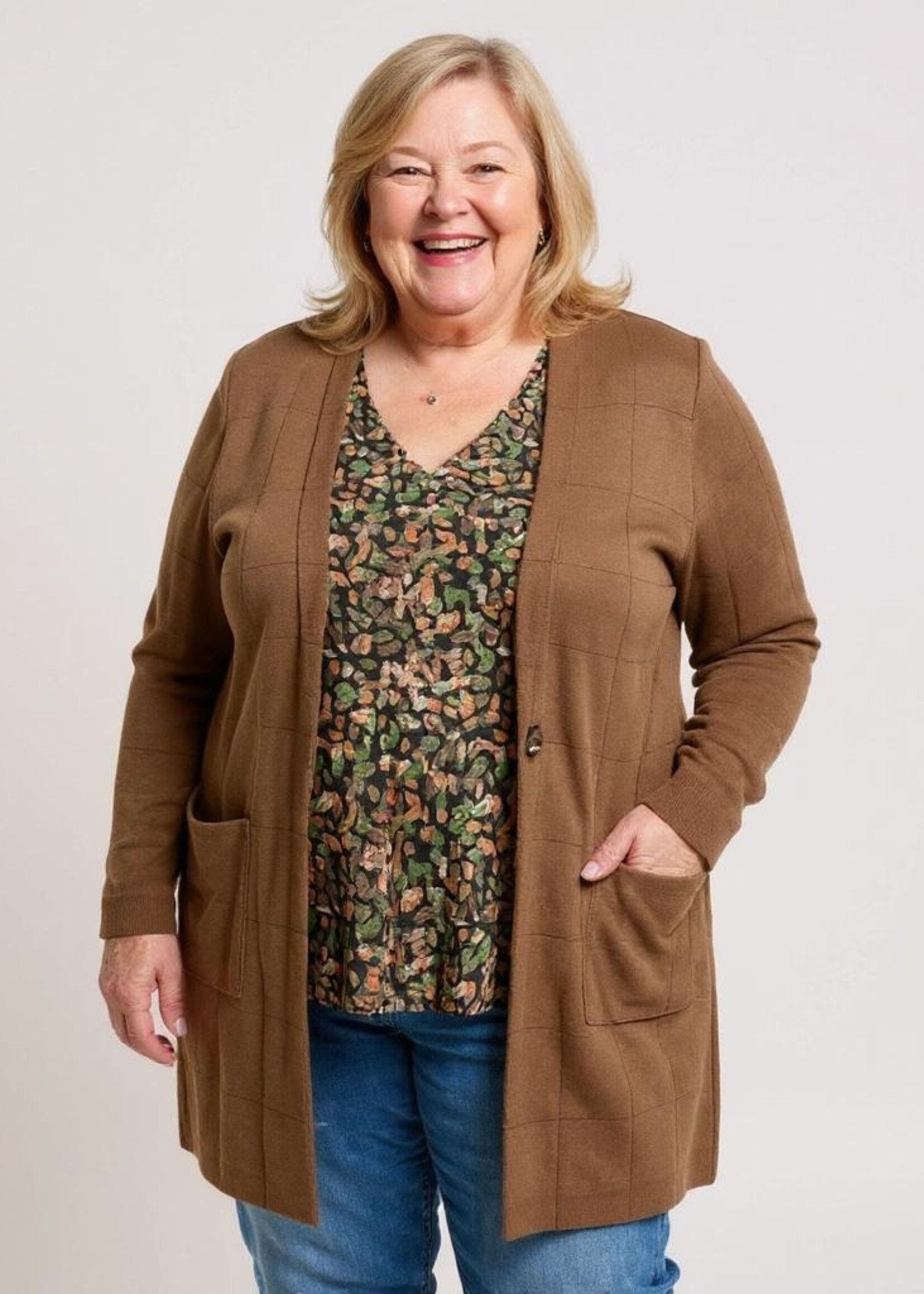 KJBrand KJBrand A-lijn t-shirt in groen en bruin tinten – stijlvol plus size design