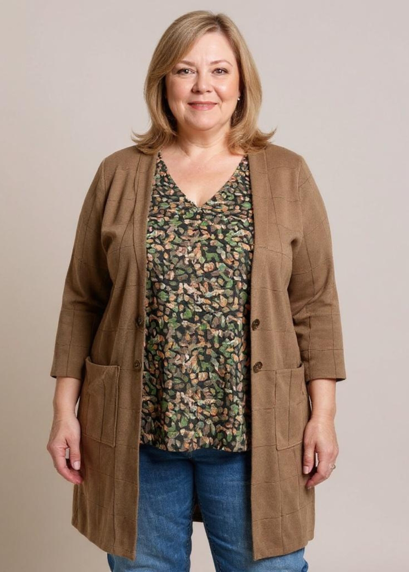 KJBrand KJBrand A-lijn t-shirt in groen en bruin tinten – stijlvol plus size design