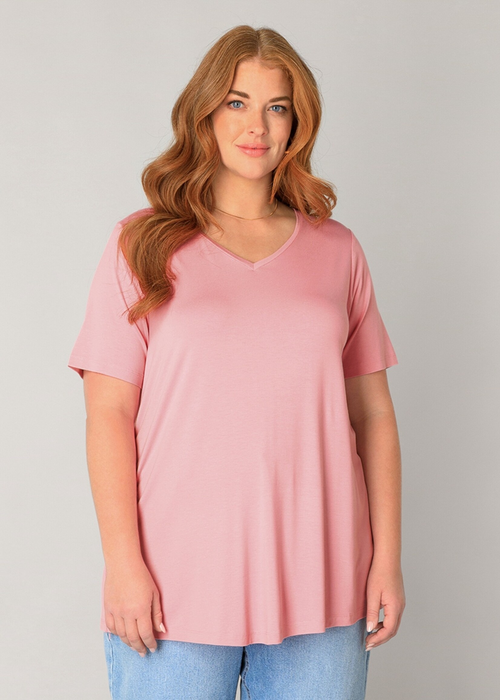 Base Level Curvy Base Level Curvy T-shirt Alba – comfortabele plus size basic