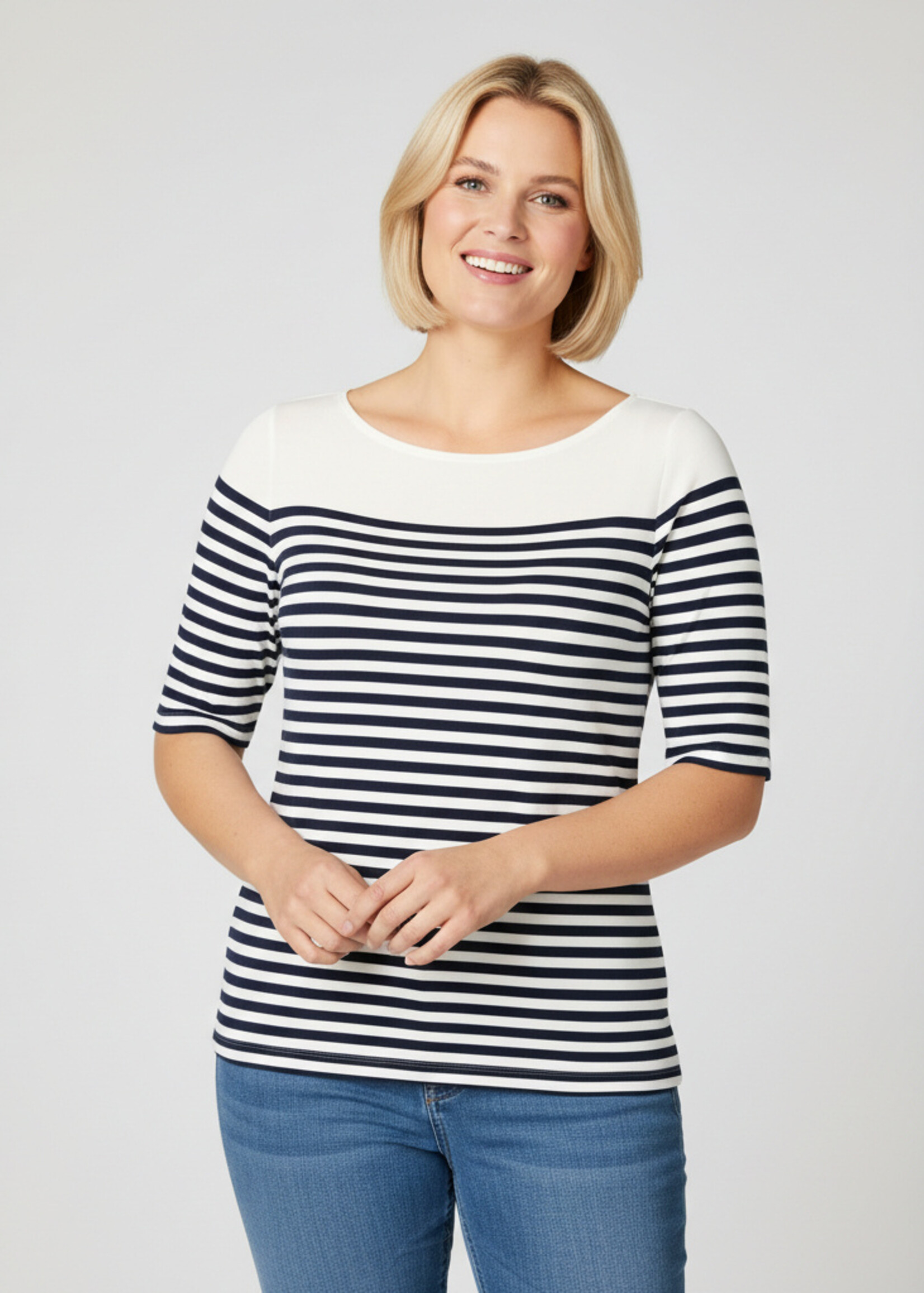 Yest Curve Shirt Yamila, Sportief, vrouwelijk en met een subtiele maritieme twist