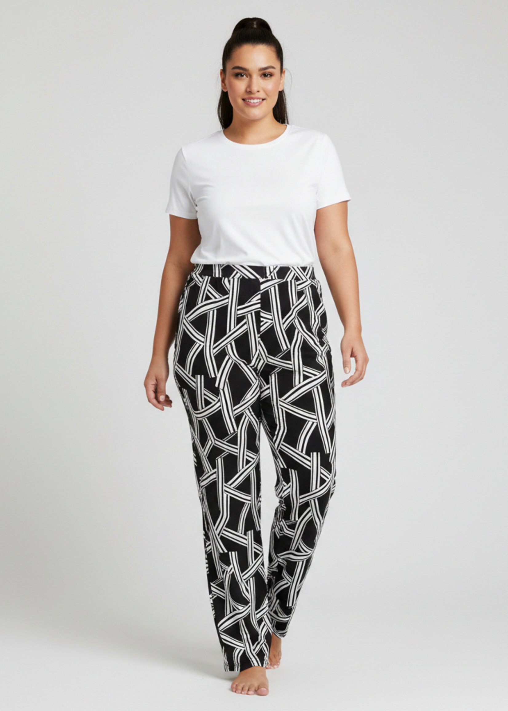 Doris Streich Broek Doris StreichDoris Streich broek met grafische print – comfortabele stretch broek met rechte pijp – zwart/wit (809284)
