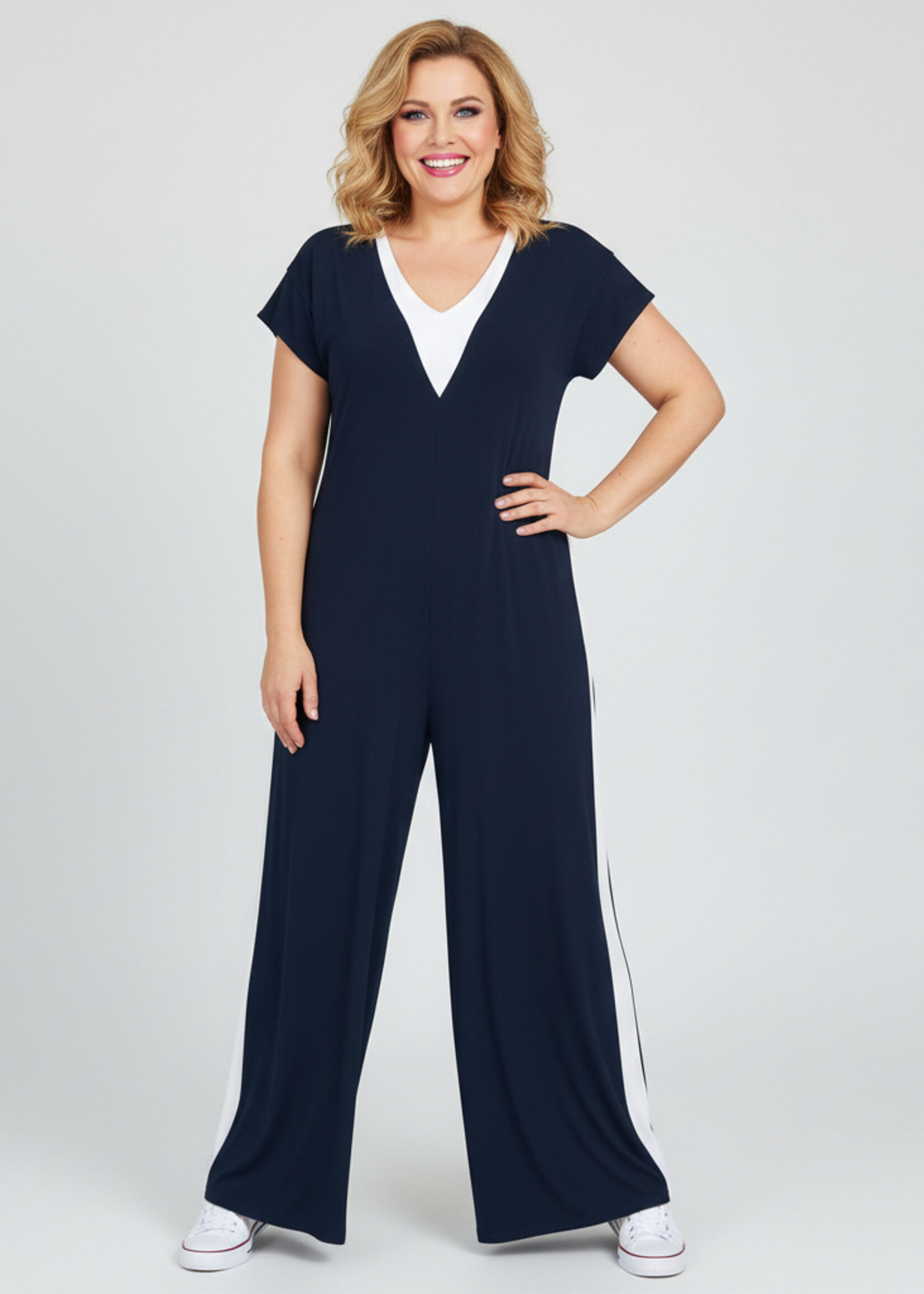 Doris Streich Doris Streich jumpsuit in marine met witte zijpanelen – elegant, slankmakend & feestelijk