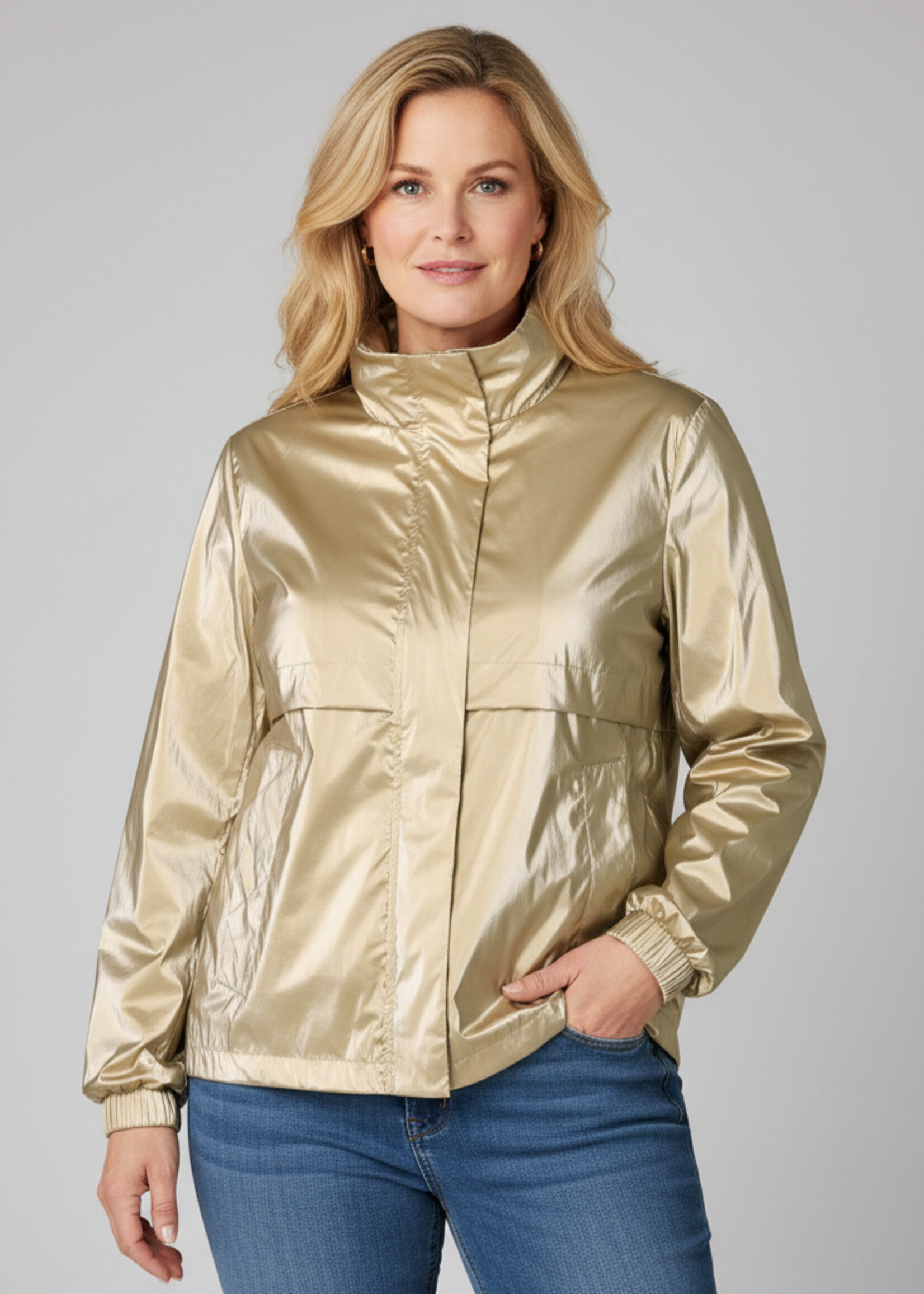 Yest Curve Yest Curve goudkleurige regenjas  – glanzend statement jasje met opstaande kraag