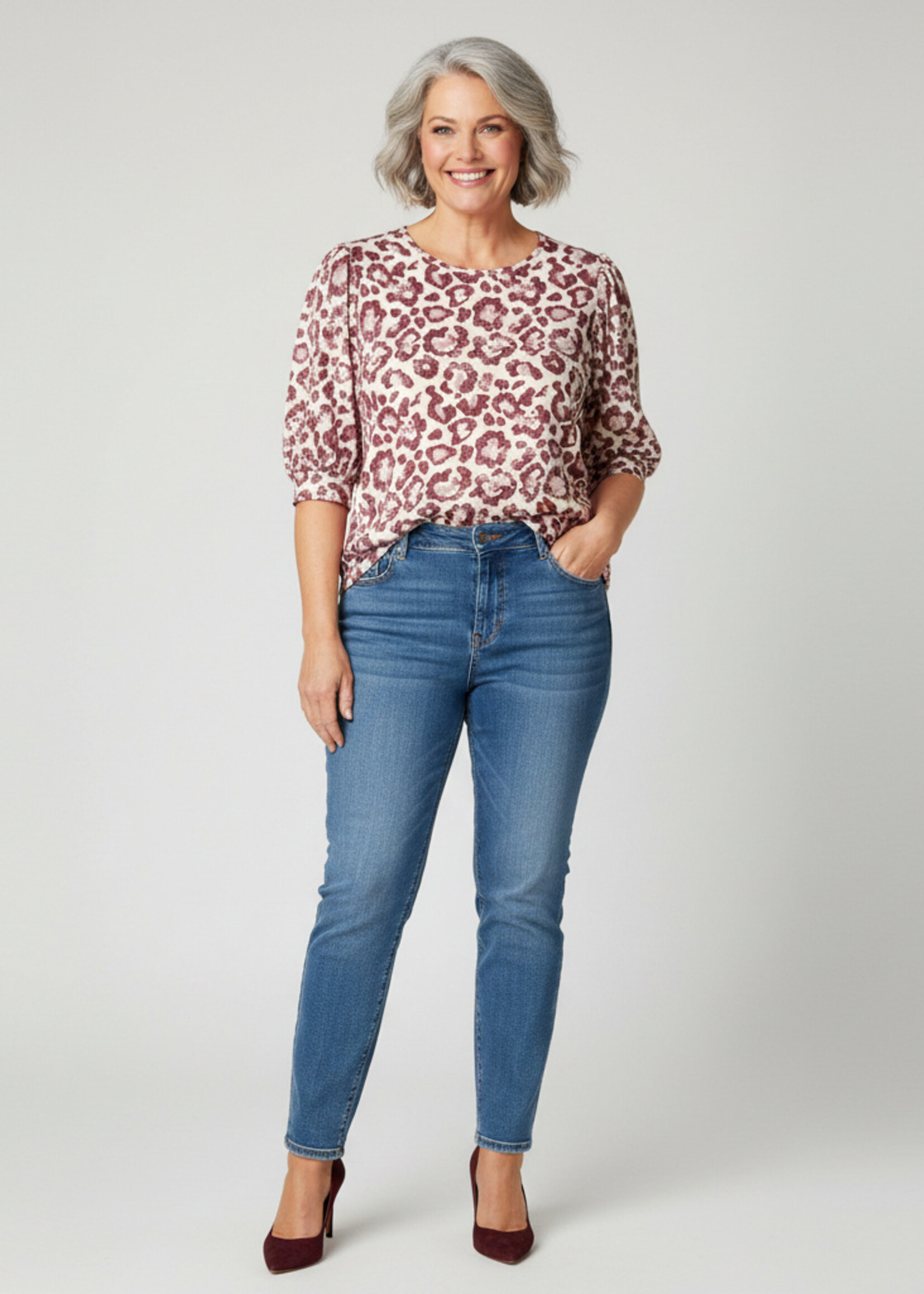 Yest Curve Yest Curve Hanne Essential shirt met feline print – roze/rood