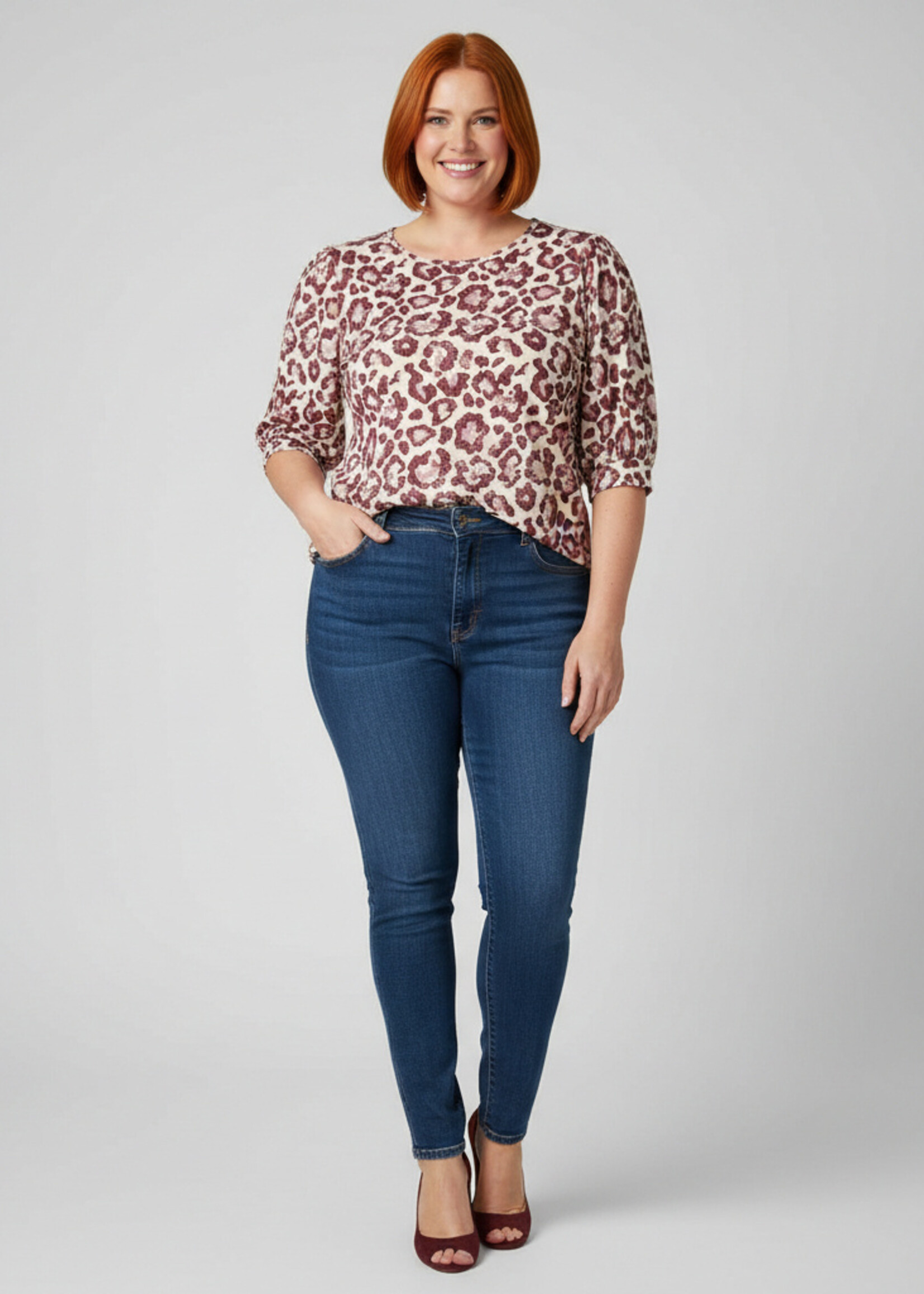 Yest Curve Yest Curve Hanne Essential shirt met feline print – roze/rood