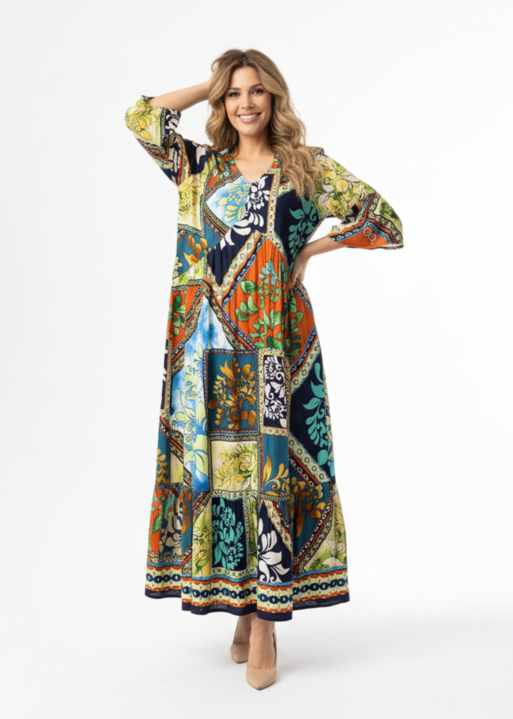 Orientique Orientique Jurk Cabo Fria Peak - Maxi Jurk met Patchwork Print en Flatterende Peak-naad