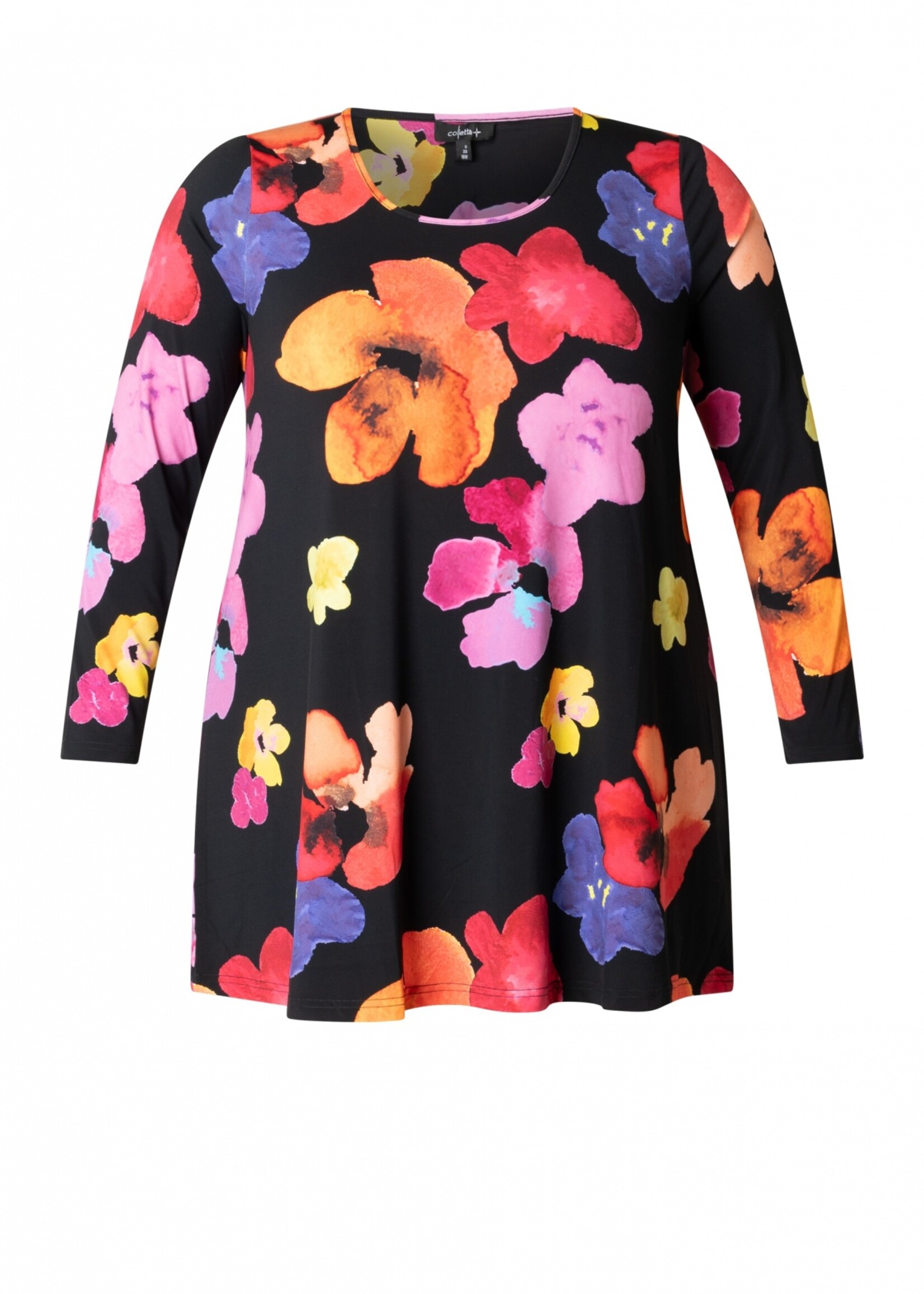 Colletta Colletta Tuniek Tess Essential - Zwarte Tuniek met Vrolijke Bloemenprint in Dolce Travelstof (9000641)