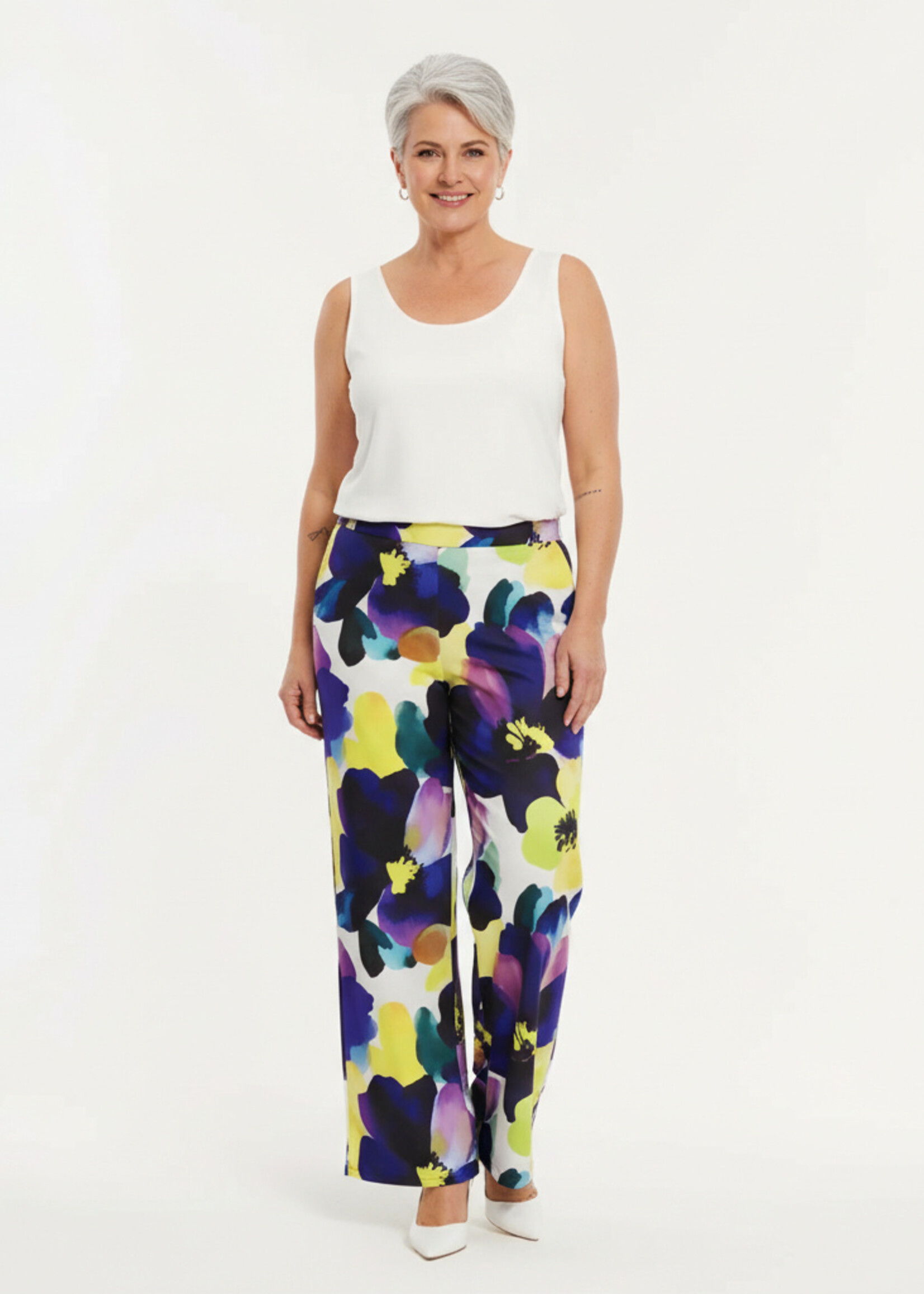 Yoek Yoek Broek Lush - Kleurrijke Pantalon met Bloemenprint in Duurzame Dolce Travelstof