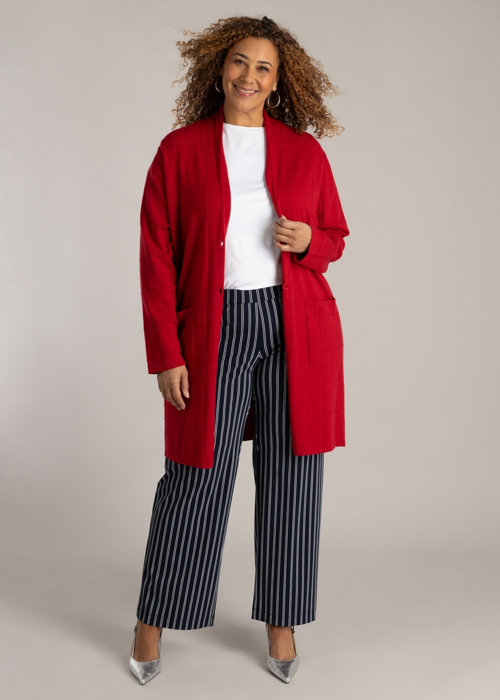 Colletta Colletta Vest Vlammend Rood - Lang Gebreid Vest met Ruitpatroon en Zakken (9000652)
