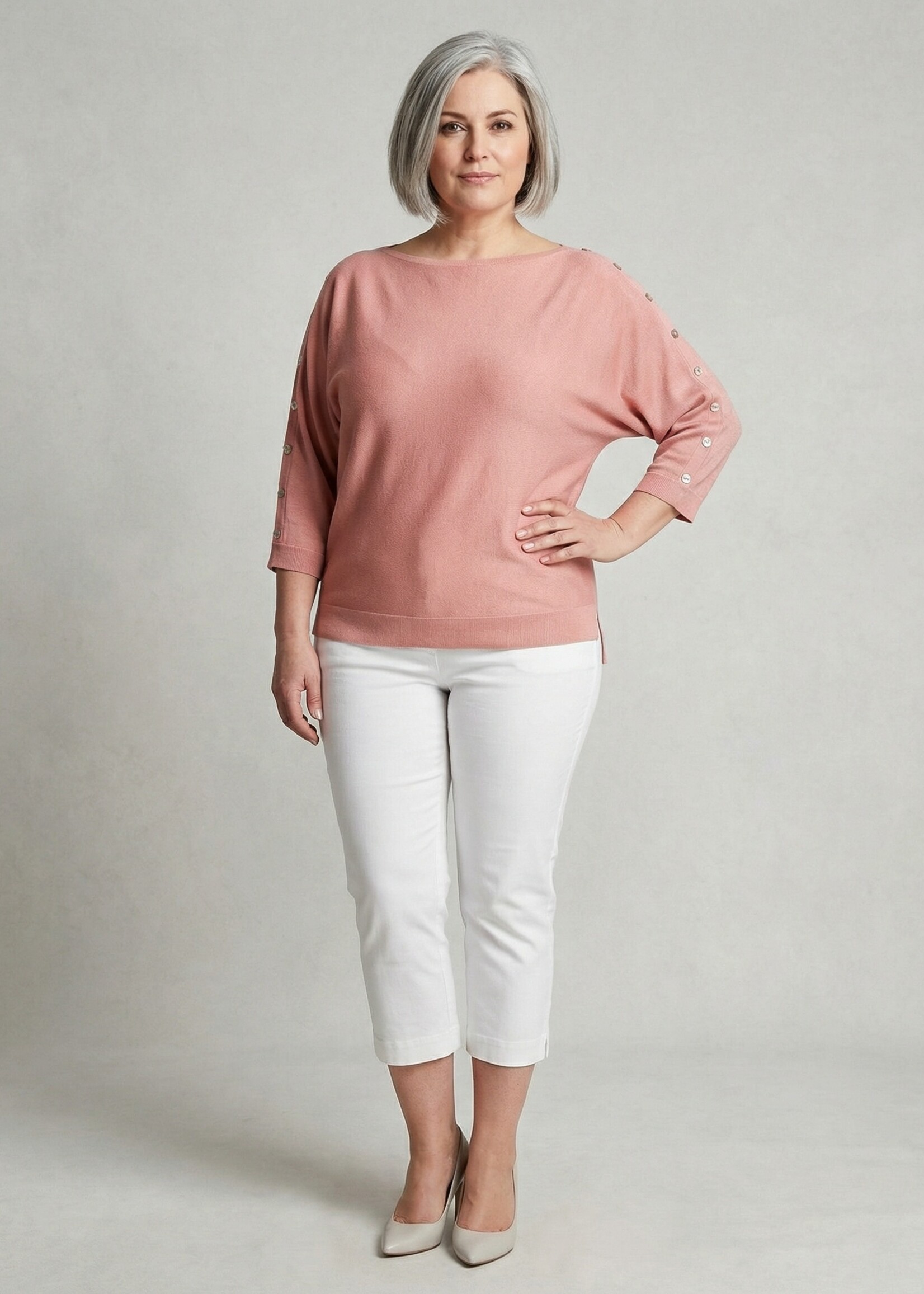 Yest Curve Yest Curve Trui Valentina Oudroze - Fijngebreide Top met Vleermuismouw en Sierknopen (A006199)