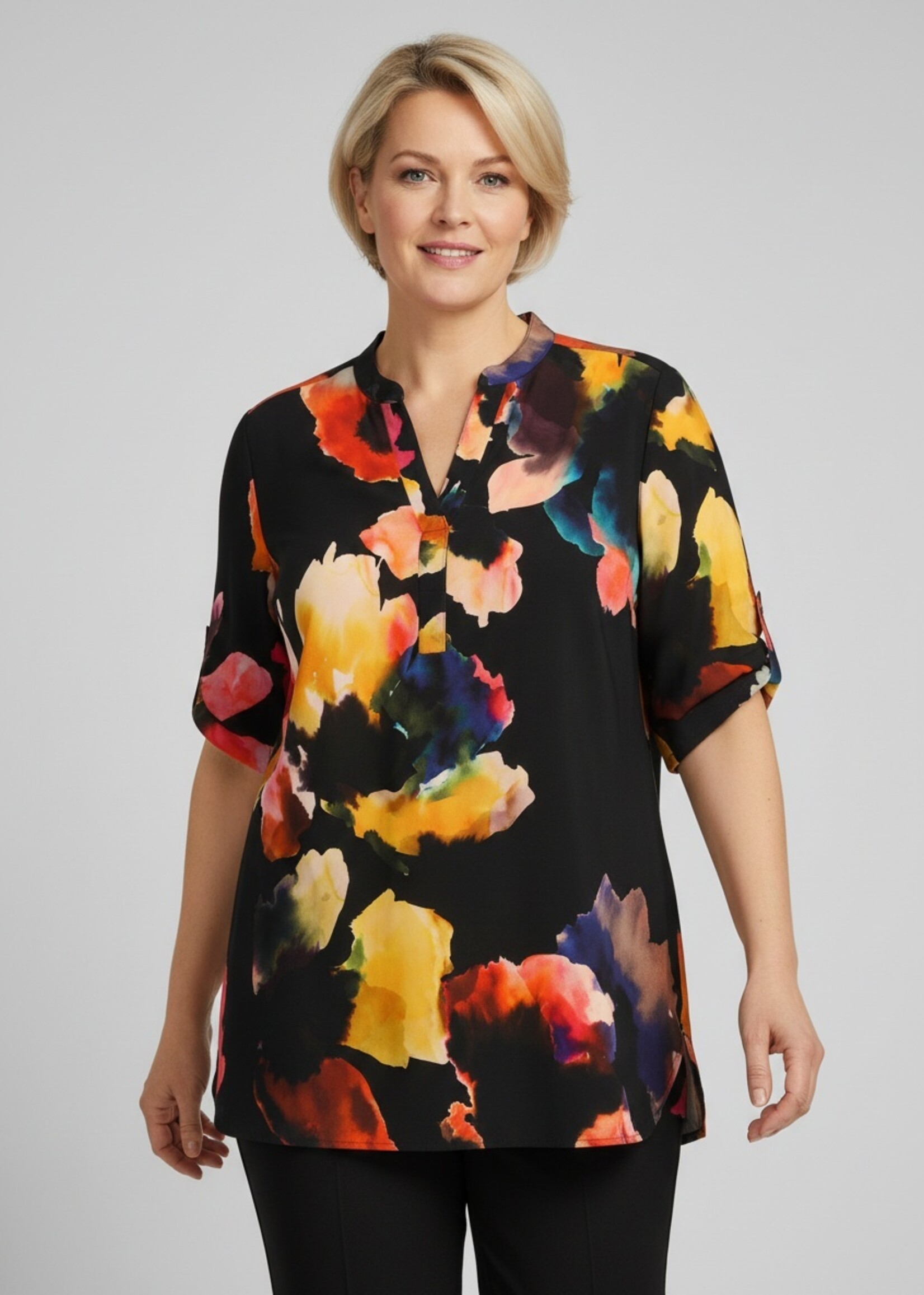 Doris Streich Blouse Doris Streich 228312 – soepele viscose blouse met abstracte bloemenprint en V-hals