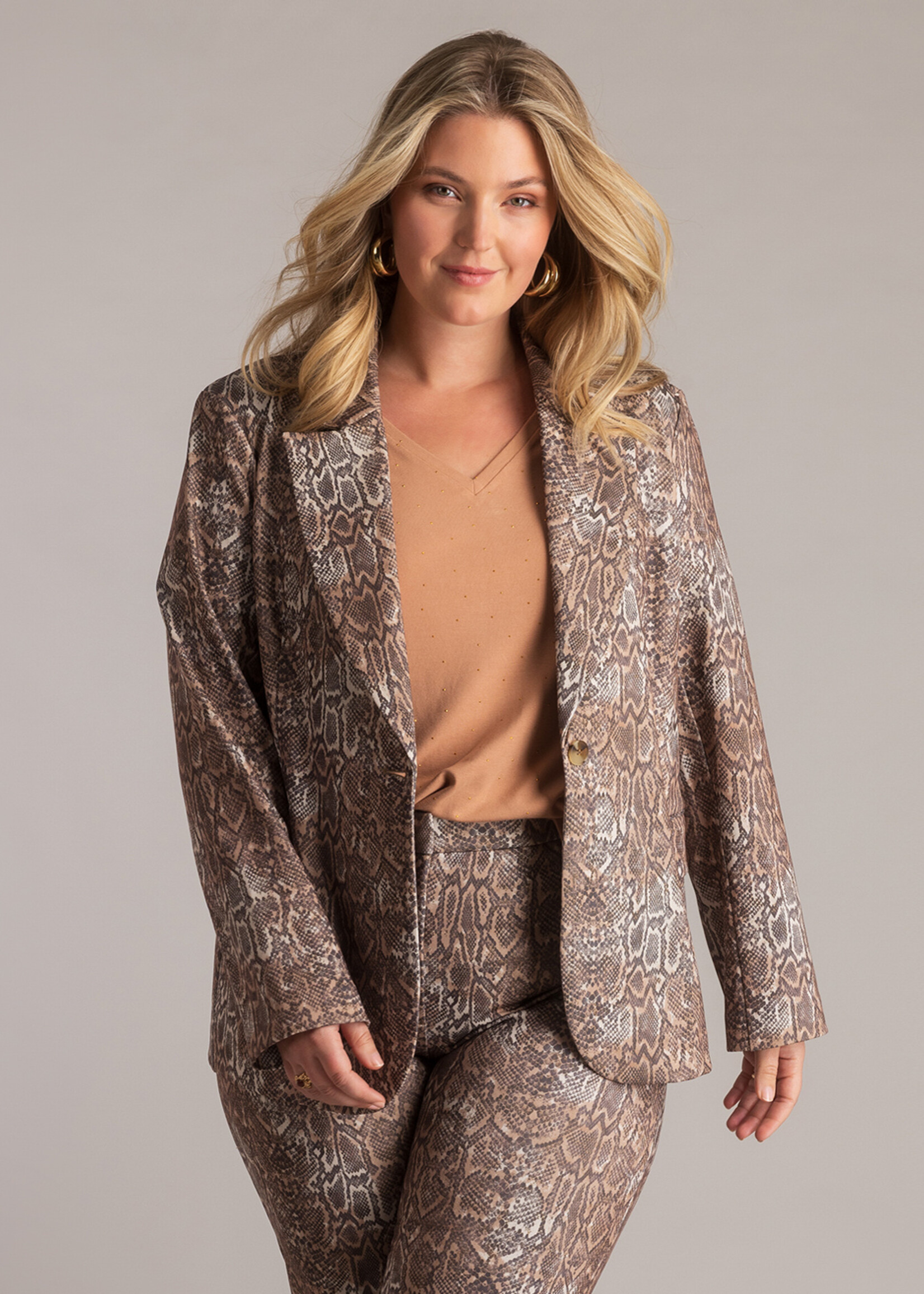 Yest Curve Blazer Julika van Yest Curve – sporty chic met een edgy twist