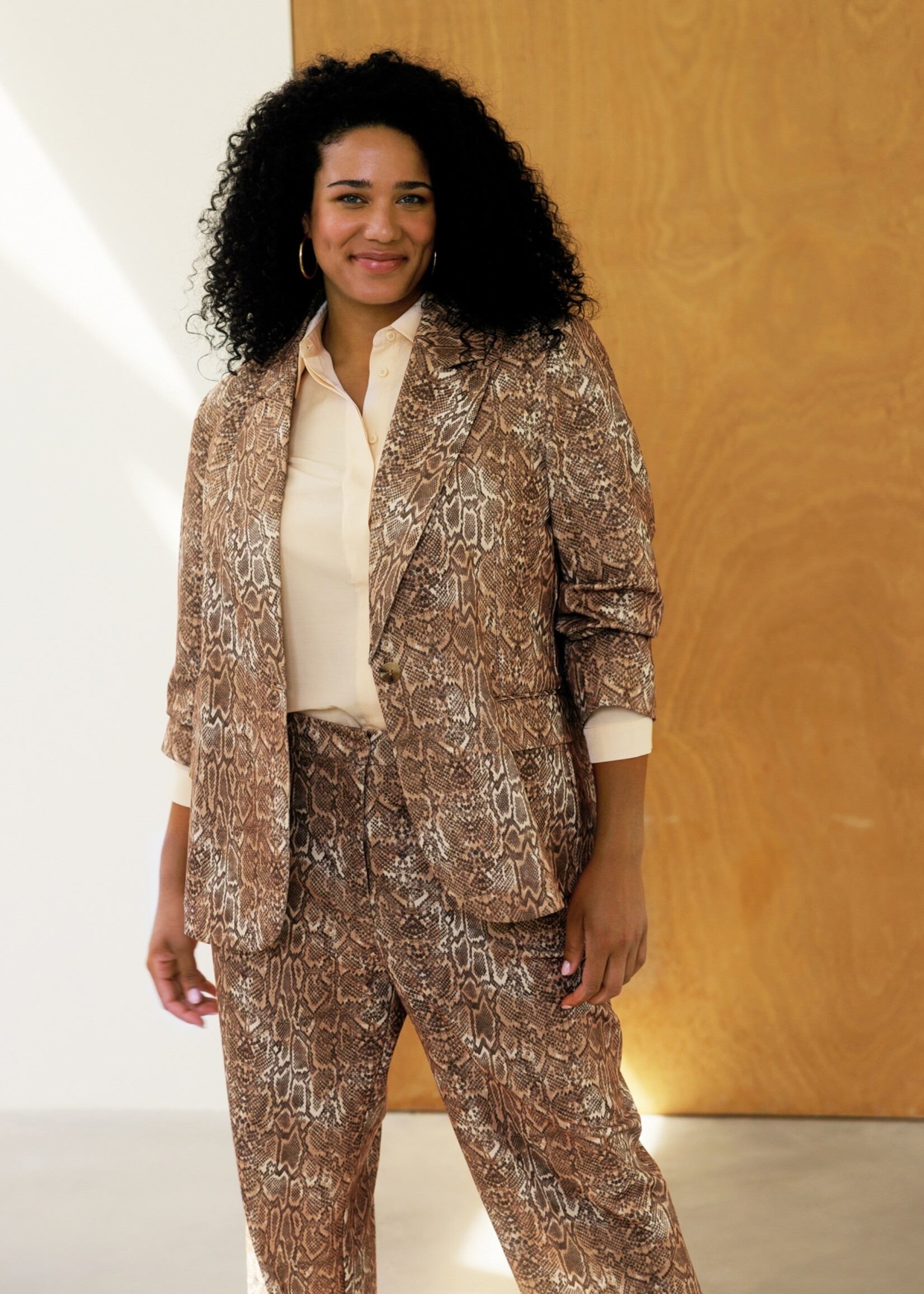 Yest Curve Blazer Julika van Yest Curve – sporty chic met een edgy twist