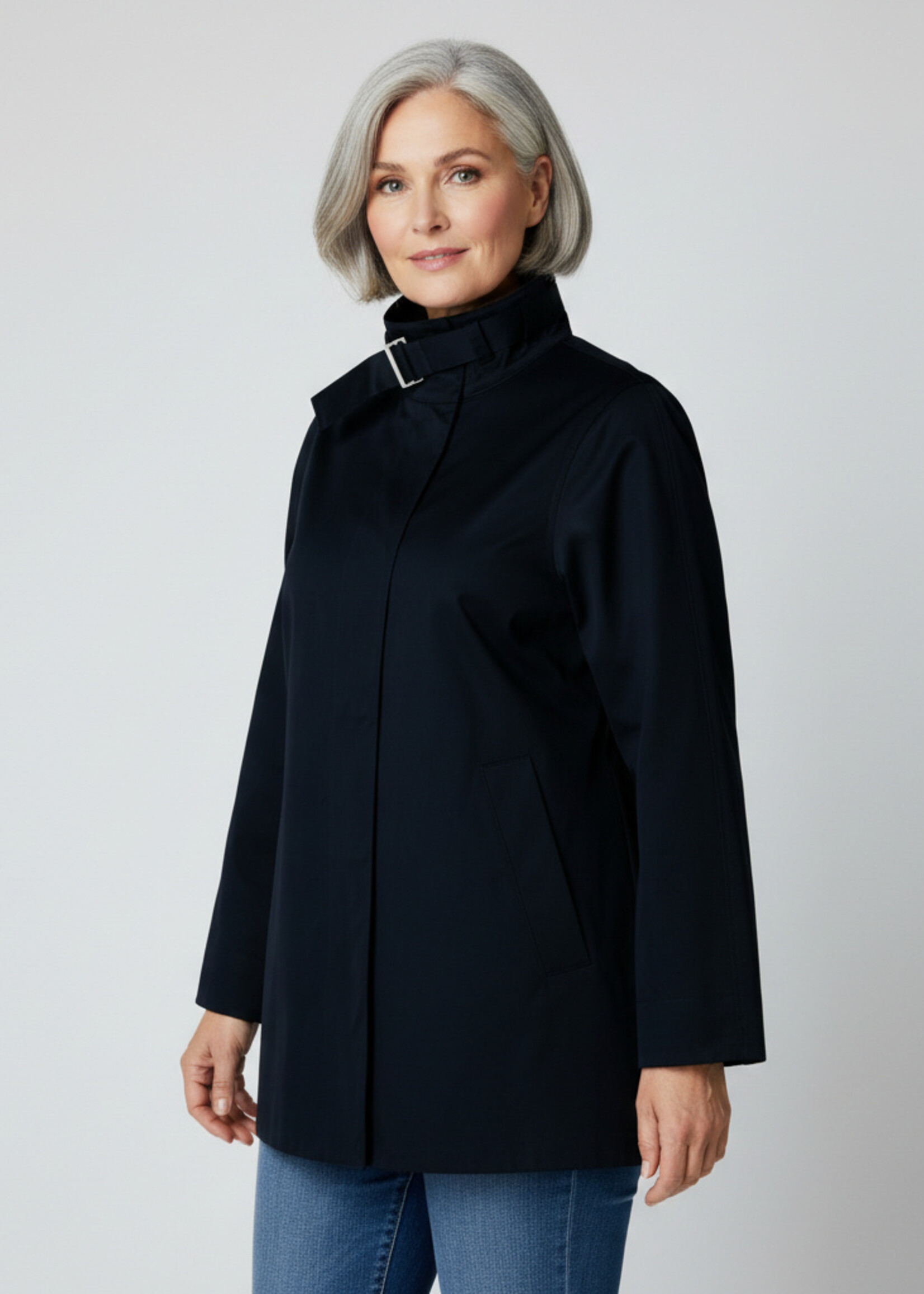 Yest Curve Yest Curve regenjas A006078 – donkerblauw – stijlvolle plus size tussenjas met opstaande boord