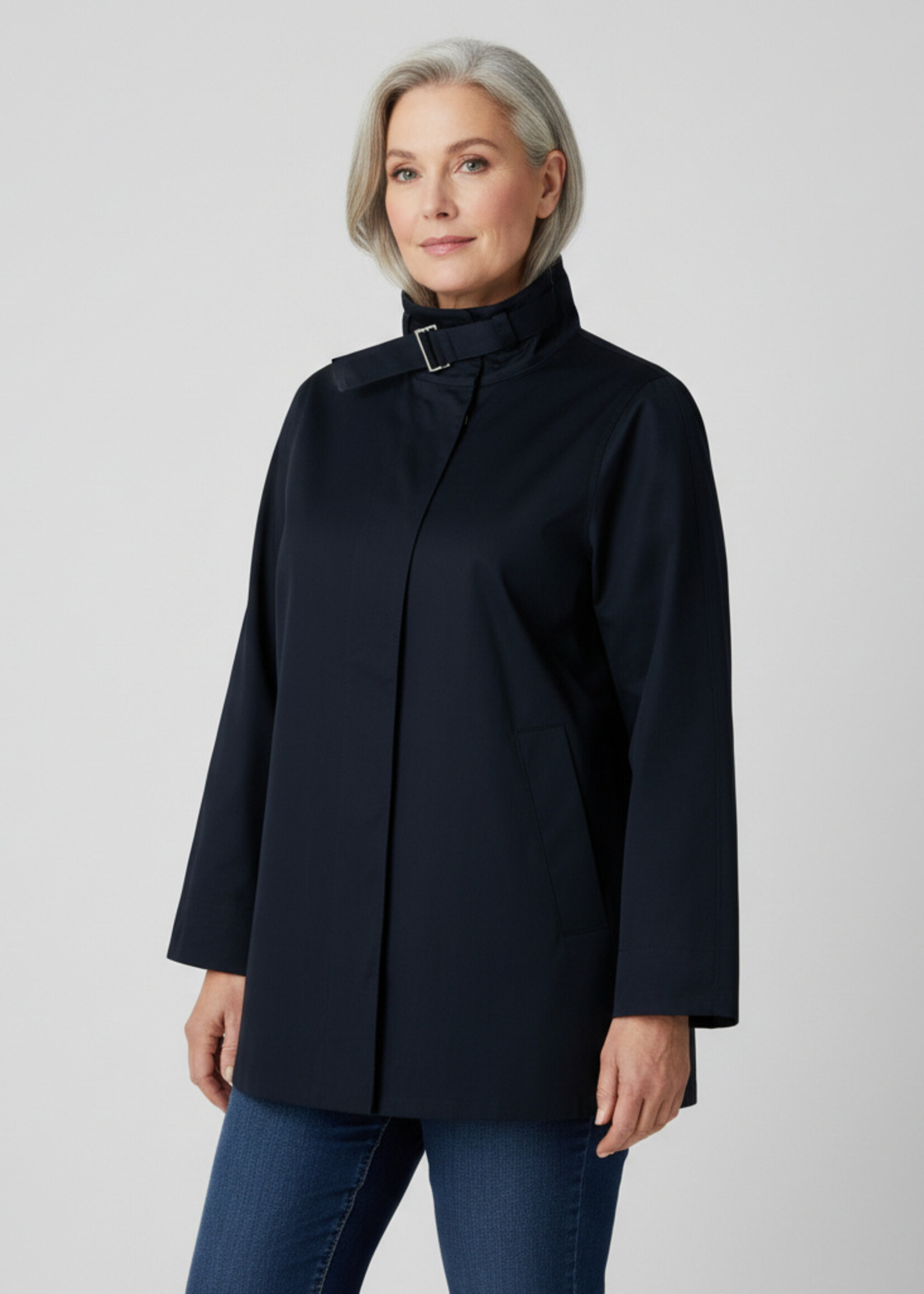 Yest Curve Yest Curve regenjas A006078 – donkerblauw – stijlvolle plus size tussenjas met opstaande boord