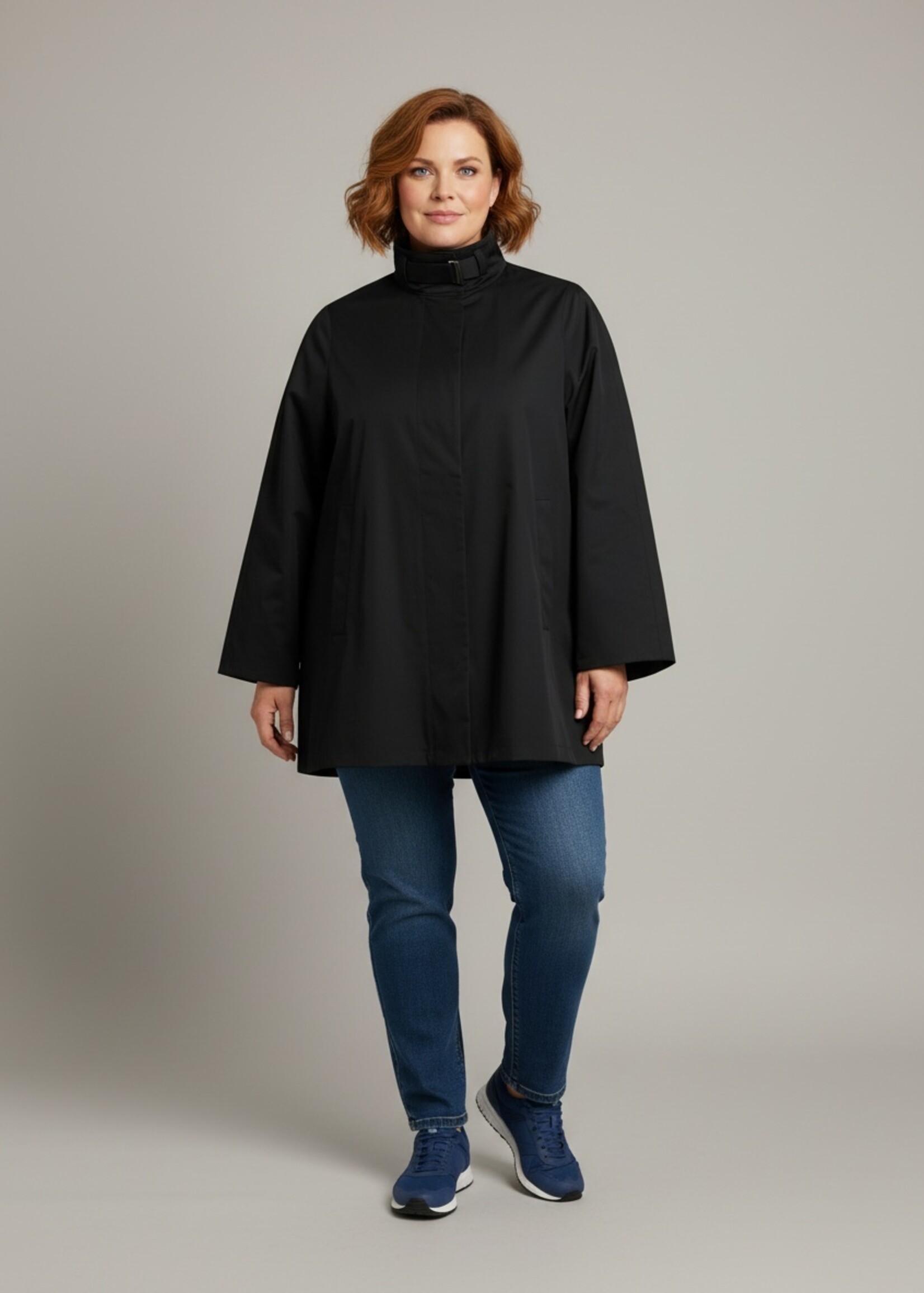 Yest Curve Yest Curve regenjas A006078 – donkerblauw – stijlvolle plus size tussenjas met opstaande boord