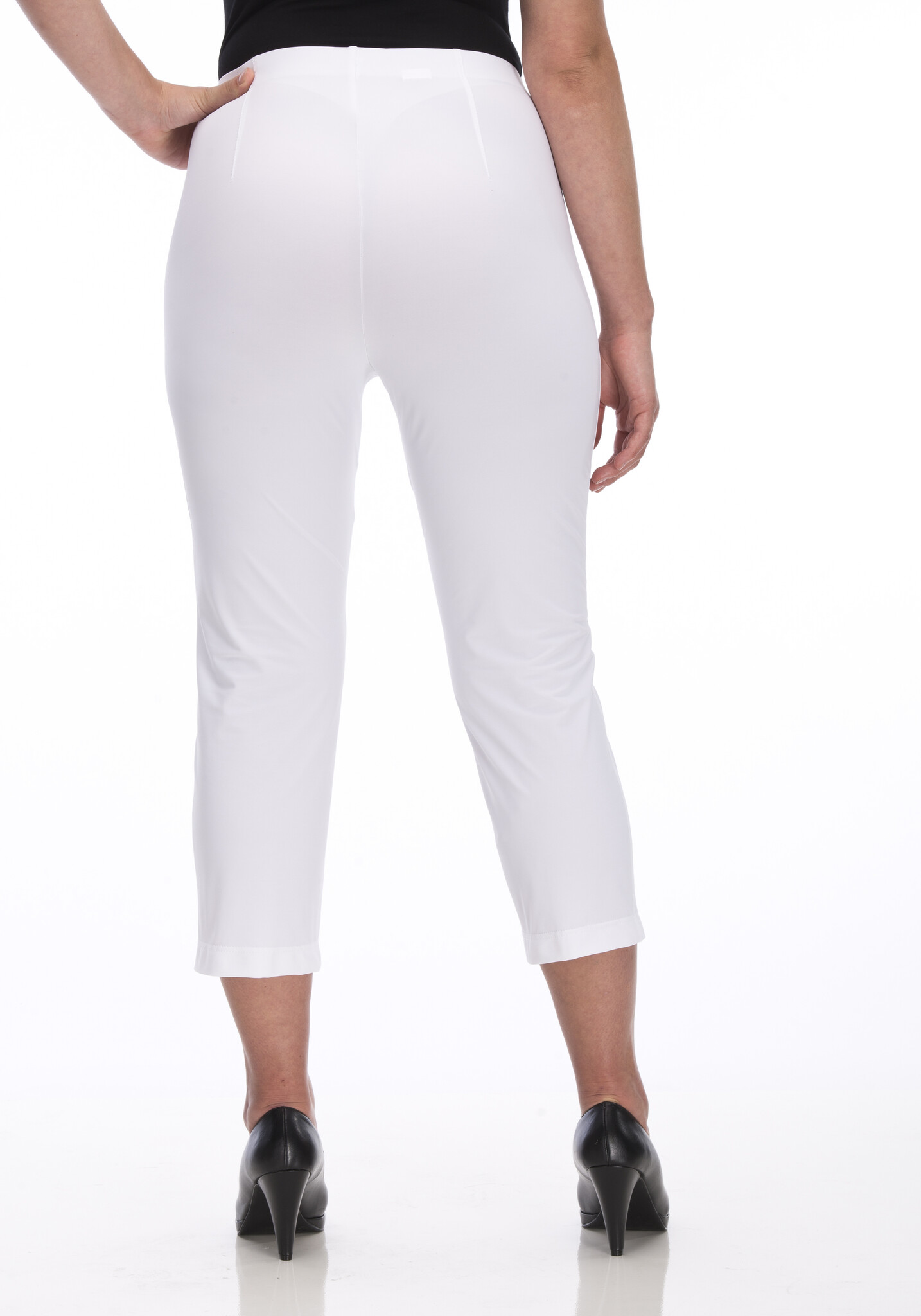 De broek die altijd goed zit (en waarom je ‘m eigenlijk in meerdere kleuren wilt)