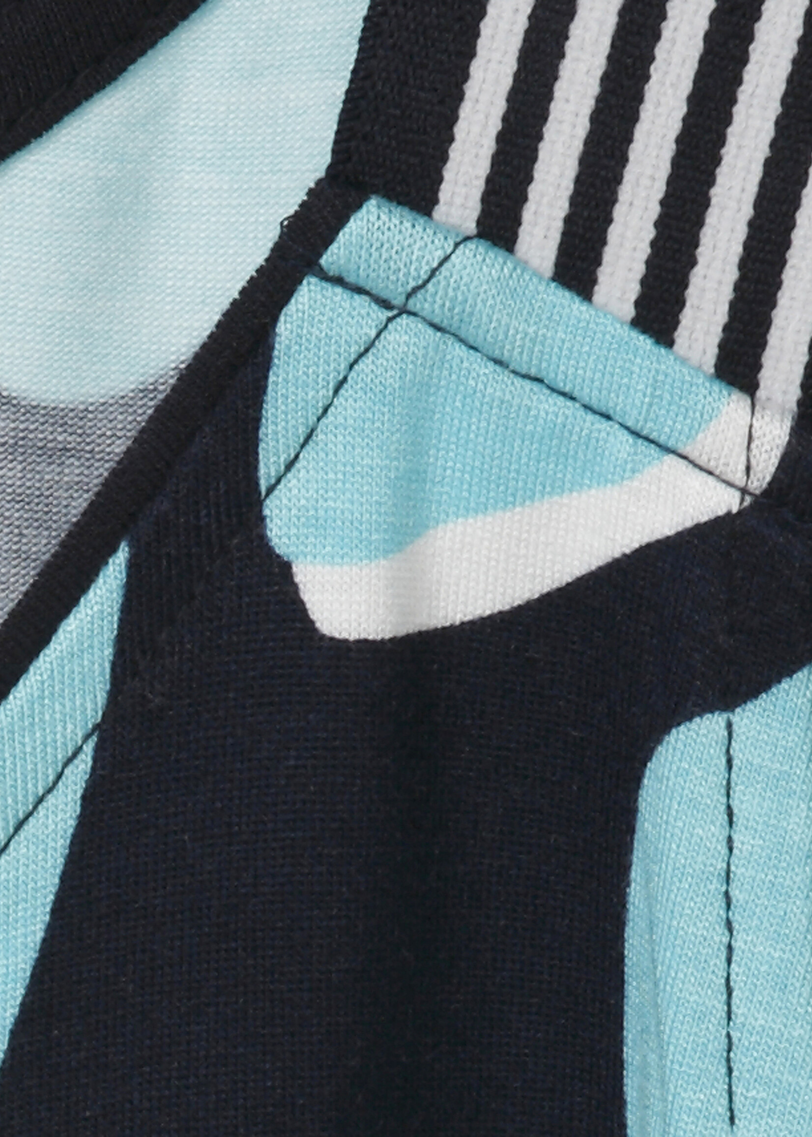 Via Appia Due Top van Via Appia Due met sportieve schouderband – flatterende A-lijn in marine