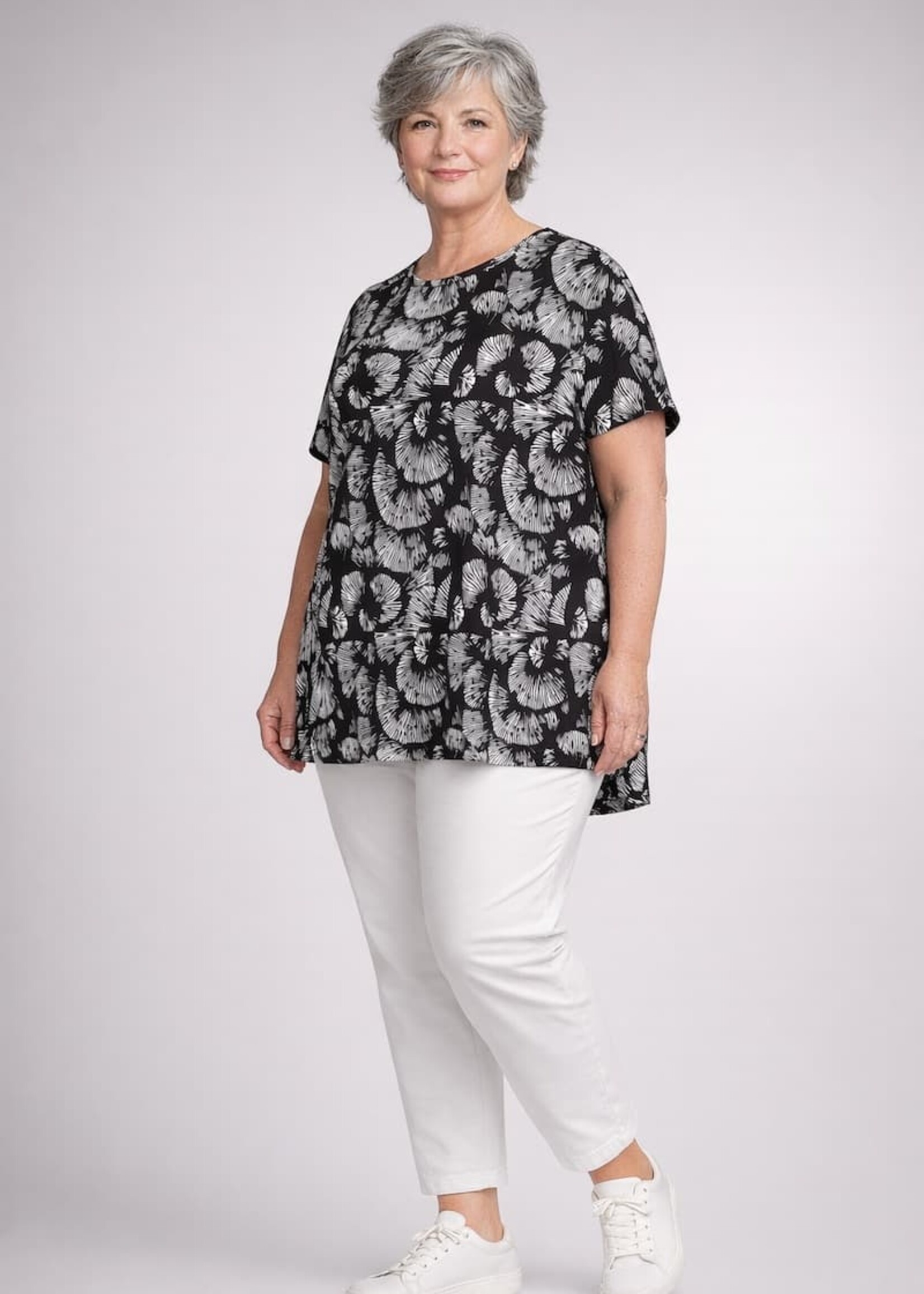 Colletta Colletta T-shirt Zwart-Wit - Comfortabele Top met Ronde Hals en Grafische Print (9000662)