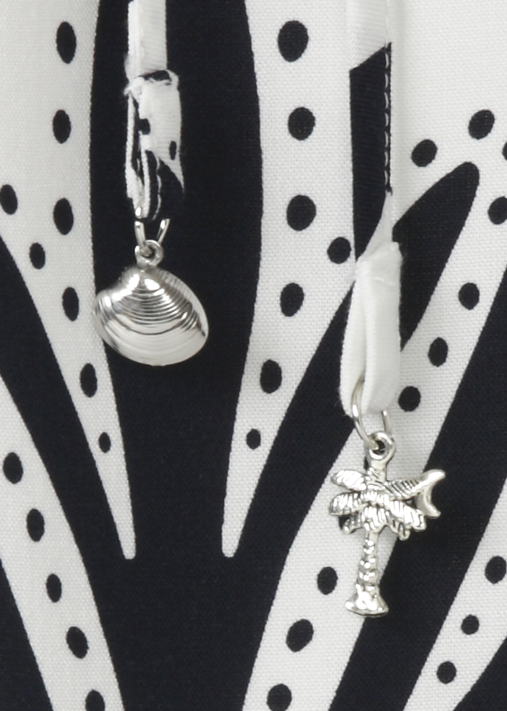 Via Appia Due Tuniek van Via Appia Due in wit met navy print – luchtig, flatterend en speels afgewerkt