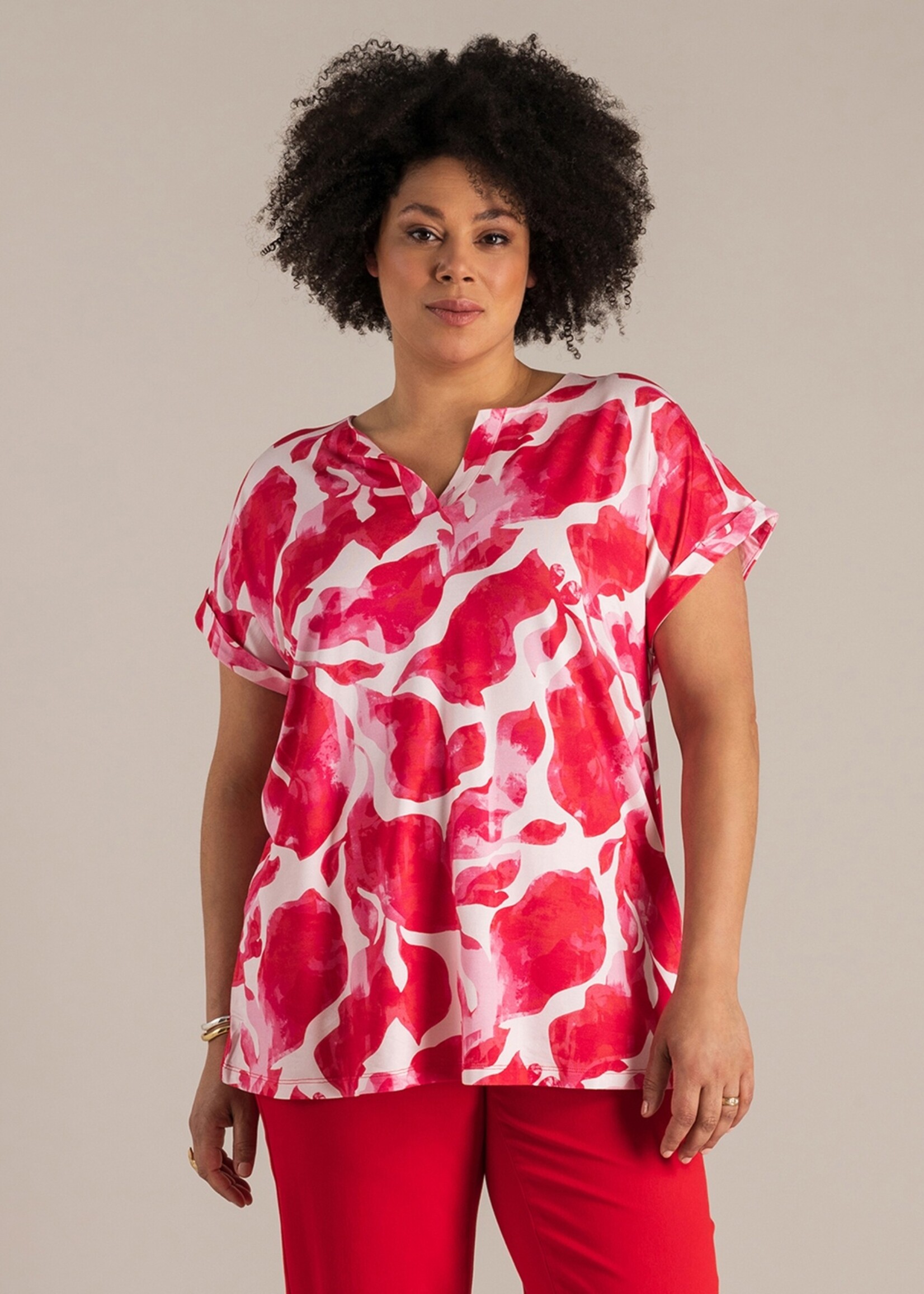 Yest Curve Yest Curve Uriah Essential T-shirt met print – soepel vallend en zomers opvallend