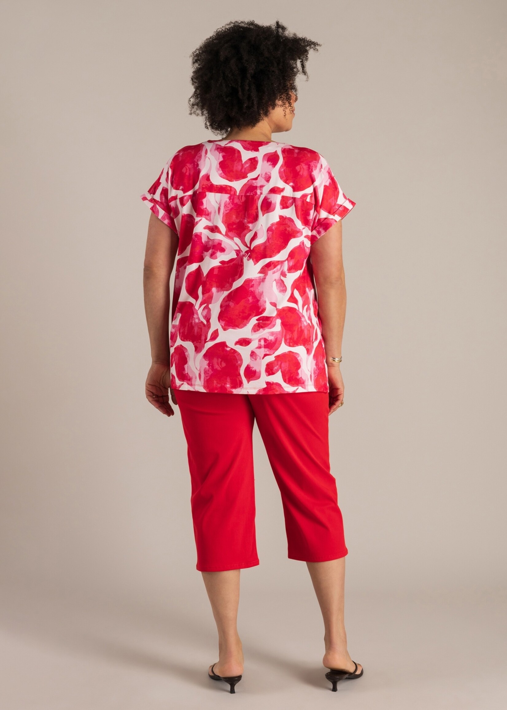 Yest Curve Yest Curve Uriah Essential T-shirt met print – soepel vallend en zomers opvallend