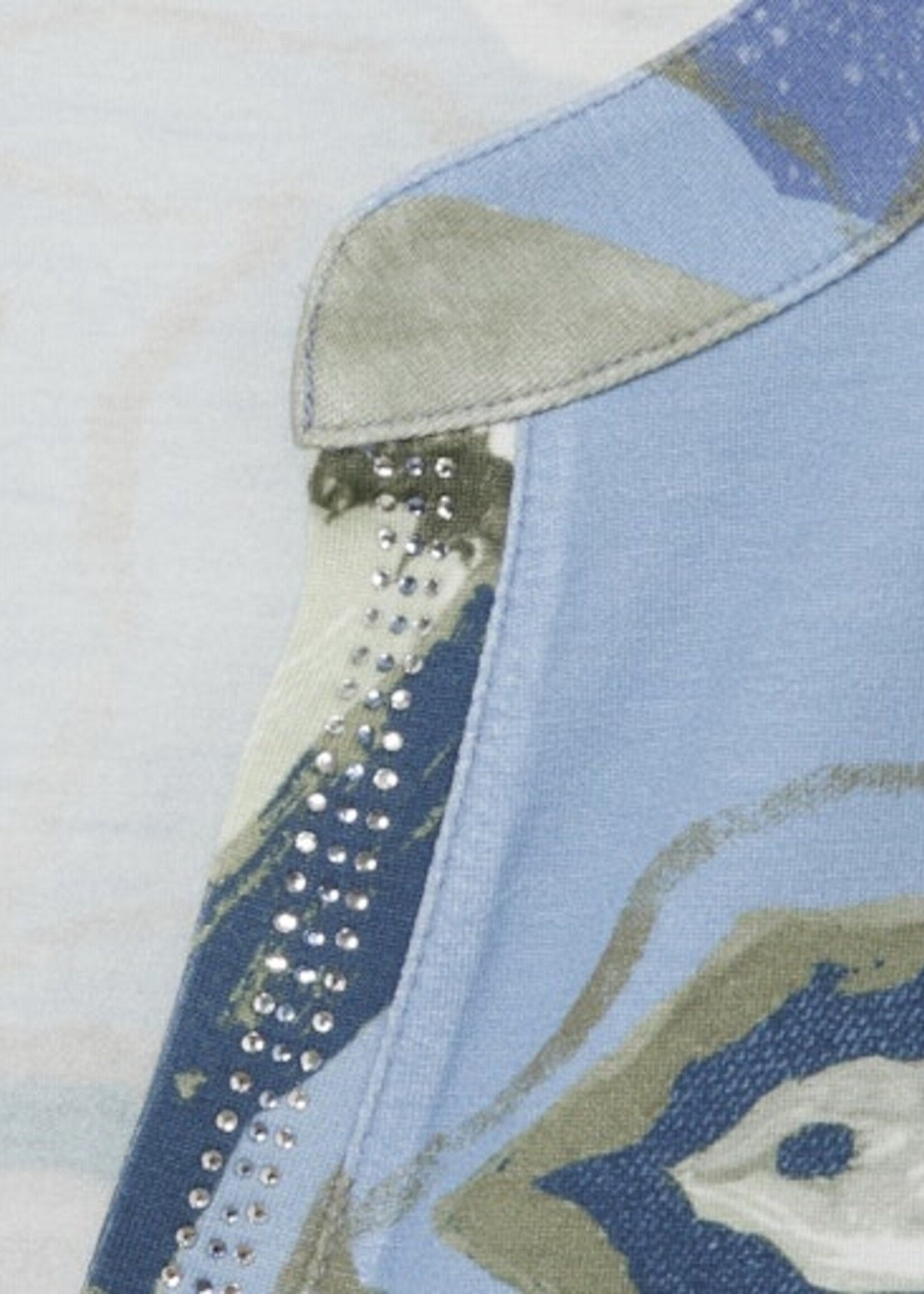 Via Appia Due Shirt van Via Appia Due met blauw/crème bloemenprint en subtiel glitterdetail