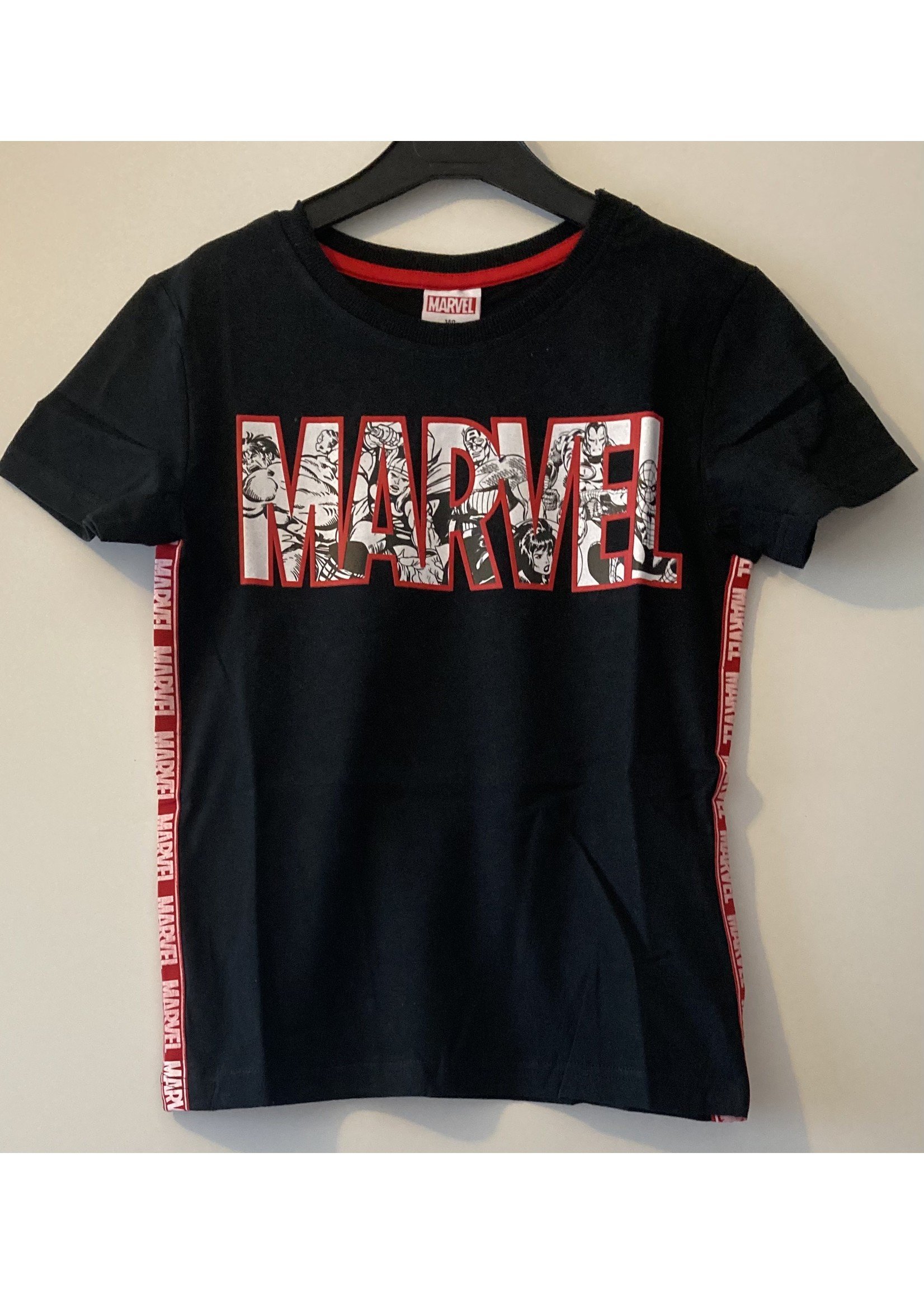 Marvel Koszulka Avengers Marvel czarna