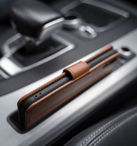 Coverzs Coverzs Samsung Galaxy S20 FE Bookcase Hülle (Braun) Coverzs Coverzs Samsung Galaxy S20 FE Bookcase Hülle (Braun)