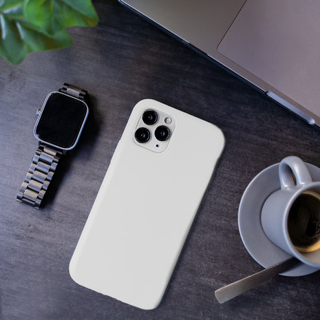 Coverzs Coverzs Luxus Liquid Silikon Case iPhone 11 (Weiß) Coverzs Coverzs Luxus Liquid Silikon Case iPhone 11 (Weiß)