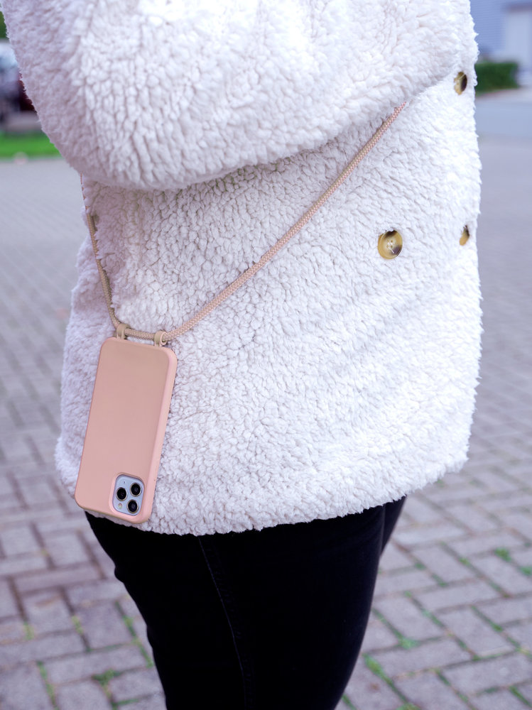 Coverzs Coverzs Silikonhülle mit Band iPhone 13 Mini (Rosa) Coverzs Coverzs Silikonhülle mit Band iPhone 13 Mini (Rosa)