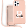 Coverzs Coverzs Silikon Case mit Band iPhone (Rosa) - Initial + Name Coverzs Coverzs Silikon Case mit Band iPhone (Rosa) - Initial + Name