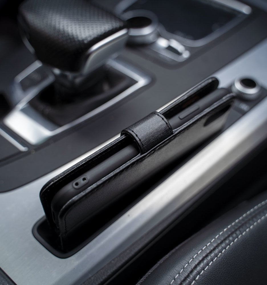 Coverzs Coverzs iPhone 13 Pro Bookcase Hülle (Schwarz) Coverzs Coverzs iPhone 13 Pro Bookcase Hülle (Schwarz)